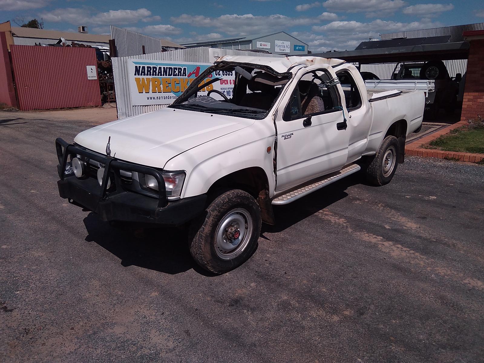 View Auto part Fuel Tank Toyota Hilux 2001