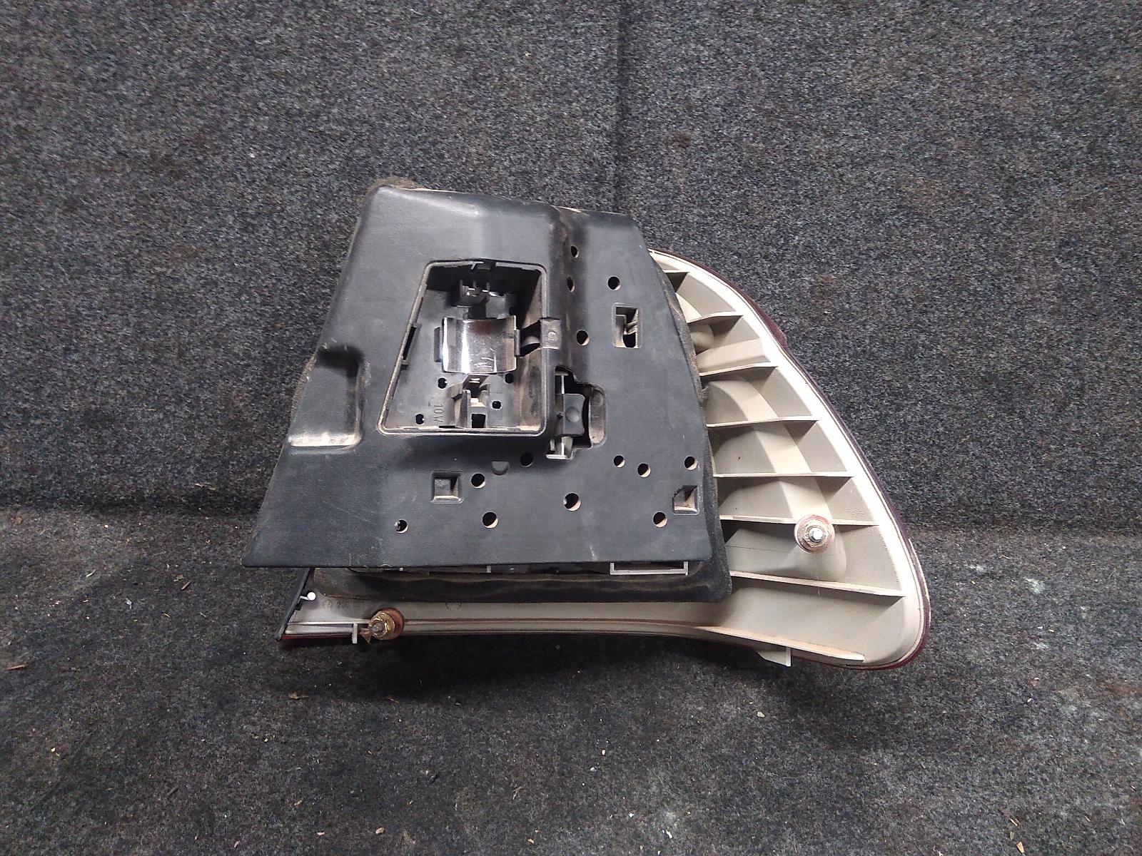 View Auto part Left Taillight Bmw 3 Series 2001