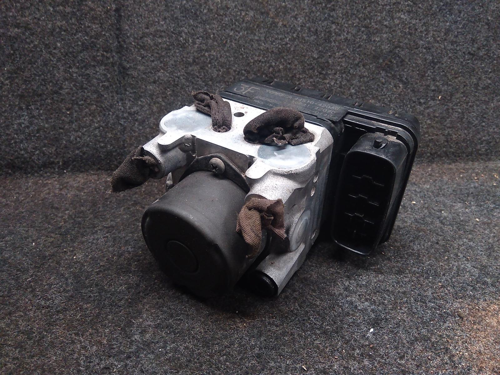 2004 Toyota Rav4 Abs Pump/Modulator View Auto part Abs Pump/Modulator Toyota Rav4 2004