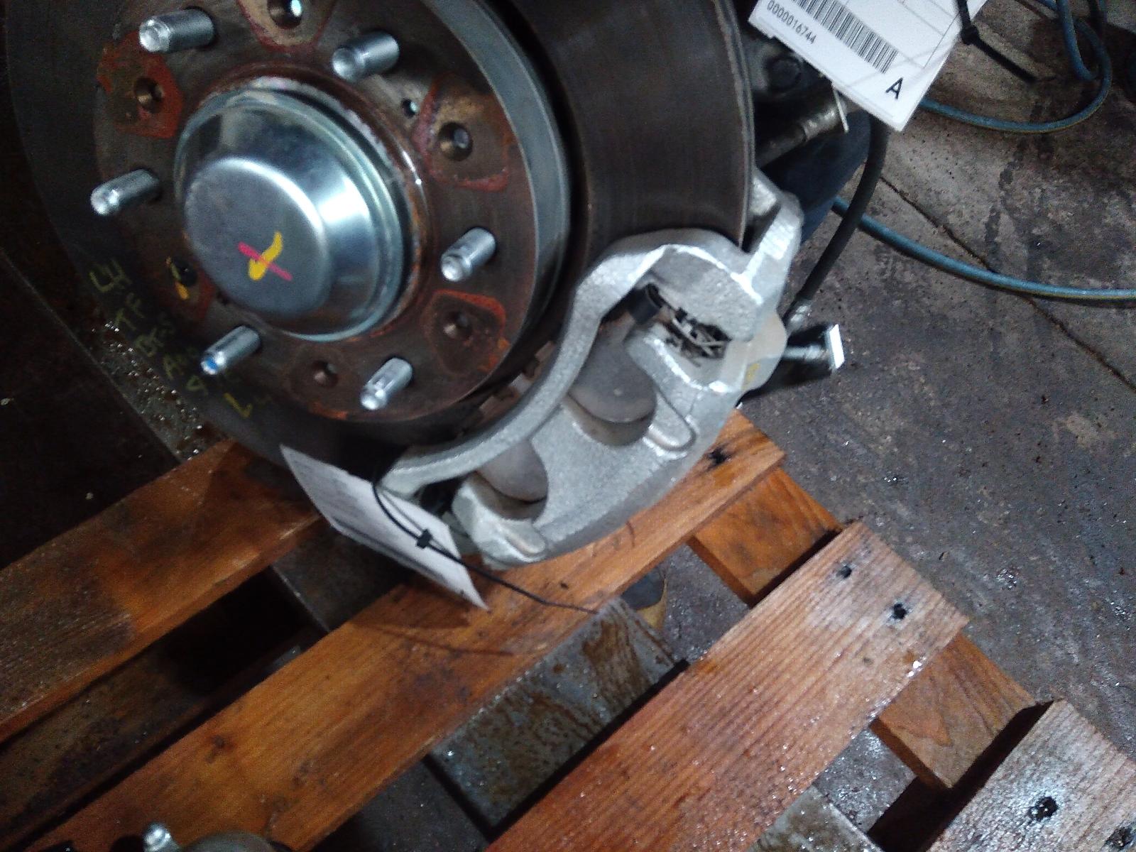 View Auto part Caliper Mazda Bt50 2023