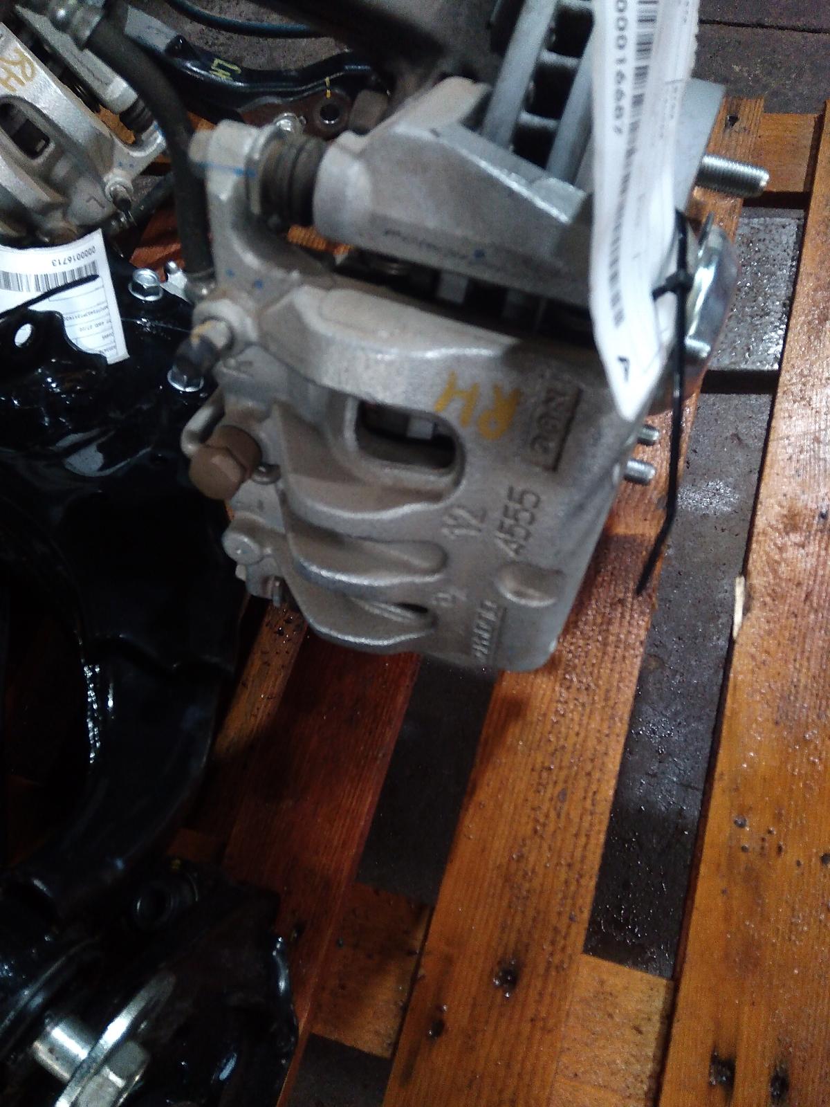 View Auto part Caliper Mazda Bt50 2023