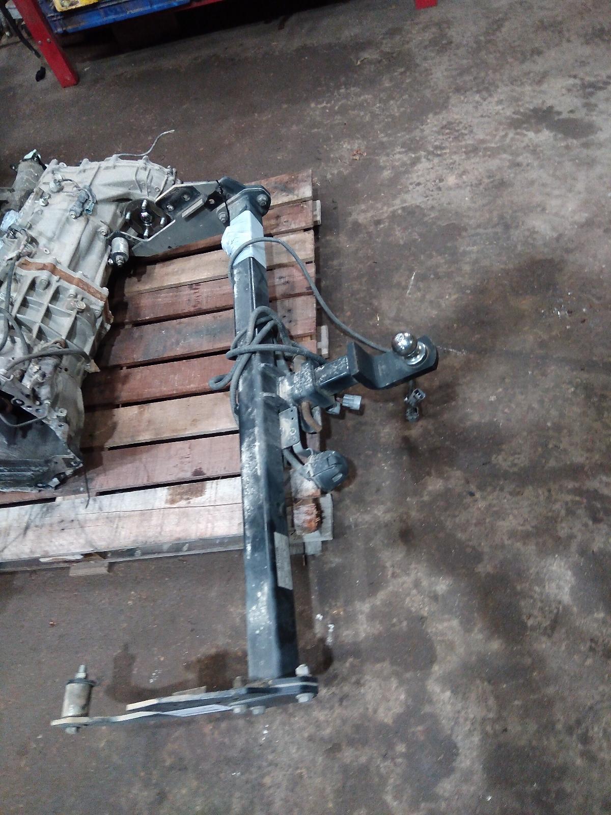 View Auto part Towbar Toyota Hilux 2012