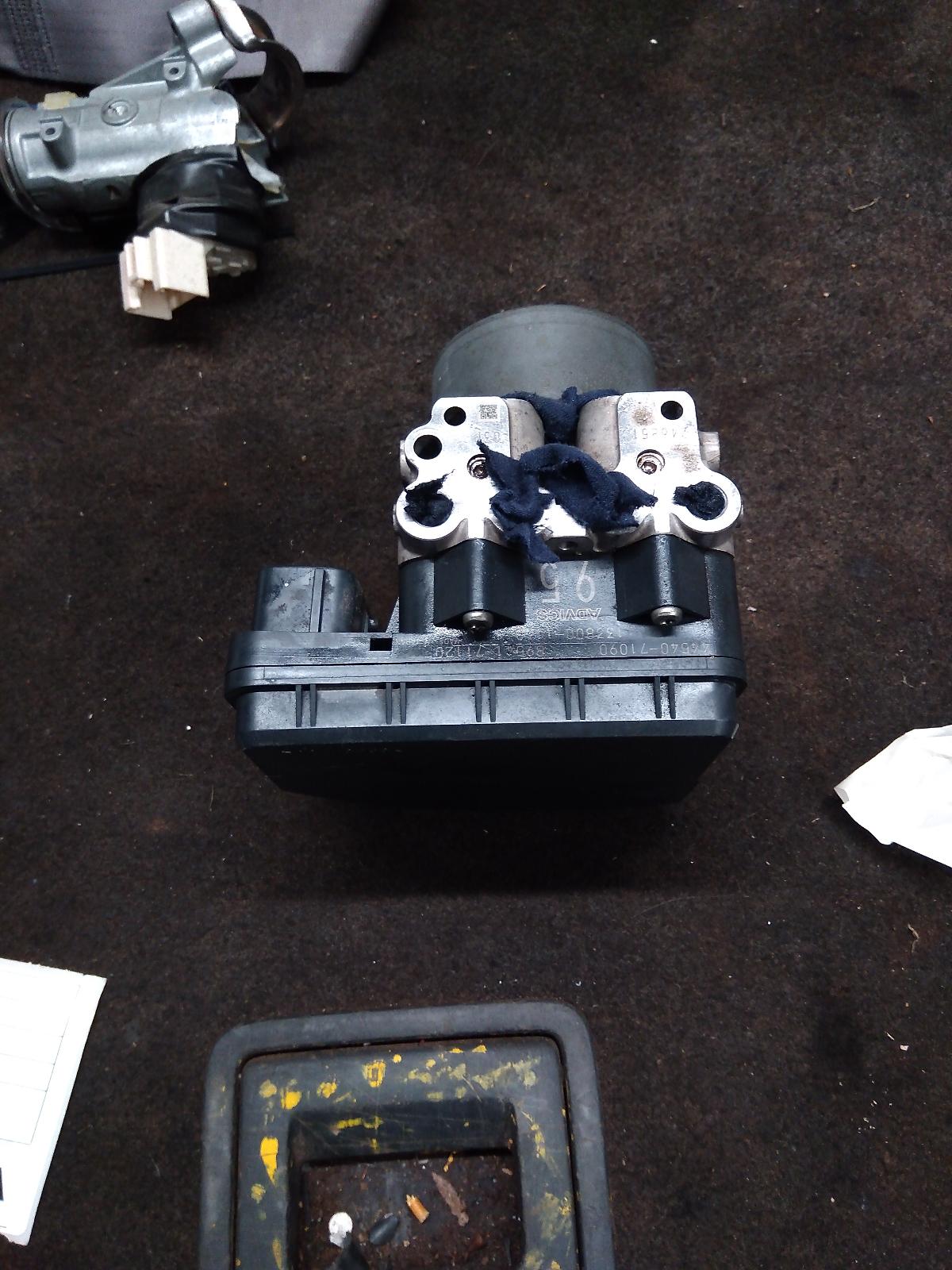 View Auto part Abs Pump/Modulator Toyota Hilux 2012