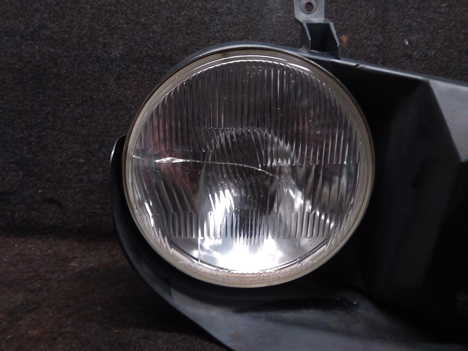 1998 Ford Falcon Right Headlamp View Auto part Right Headlamp Ford Falcon 1998