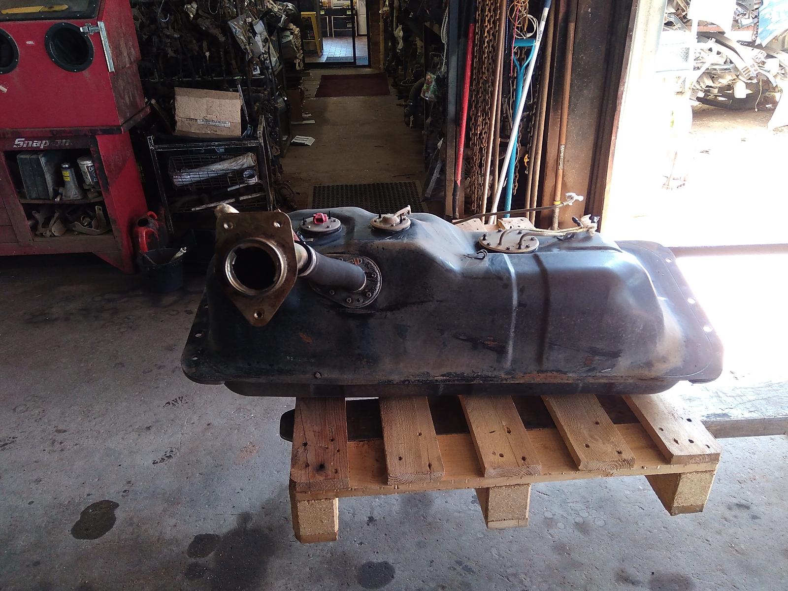 2002 Toyota Hilux Fuel Tank View Auto part Fuel Tank Toyota Hilux 2002