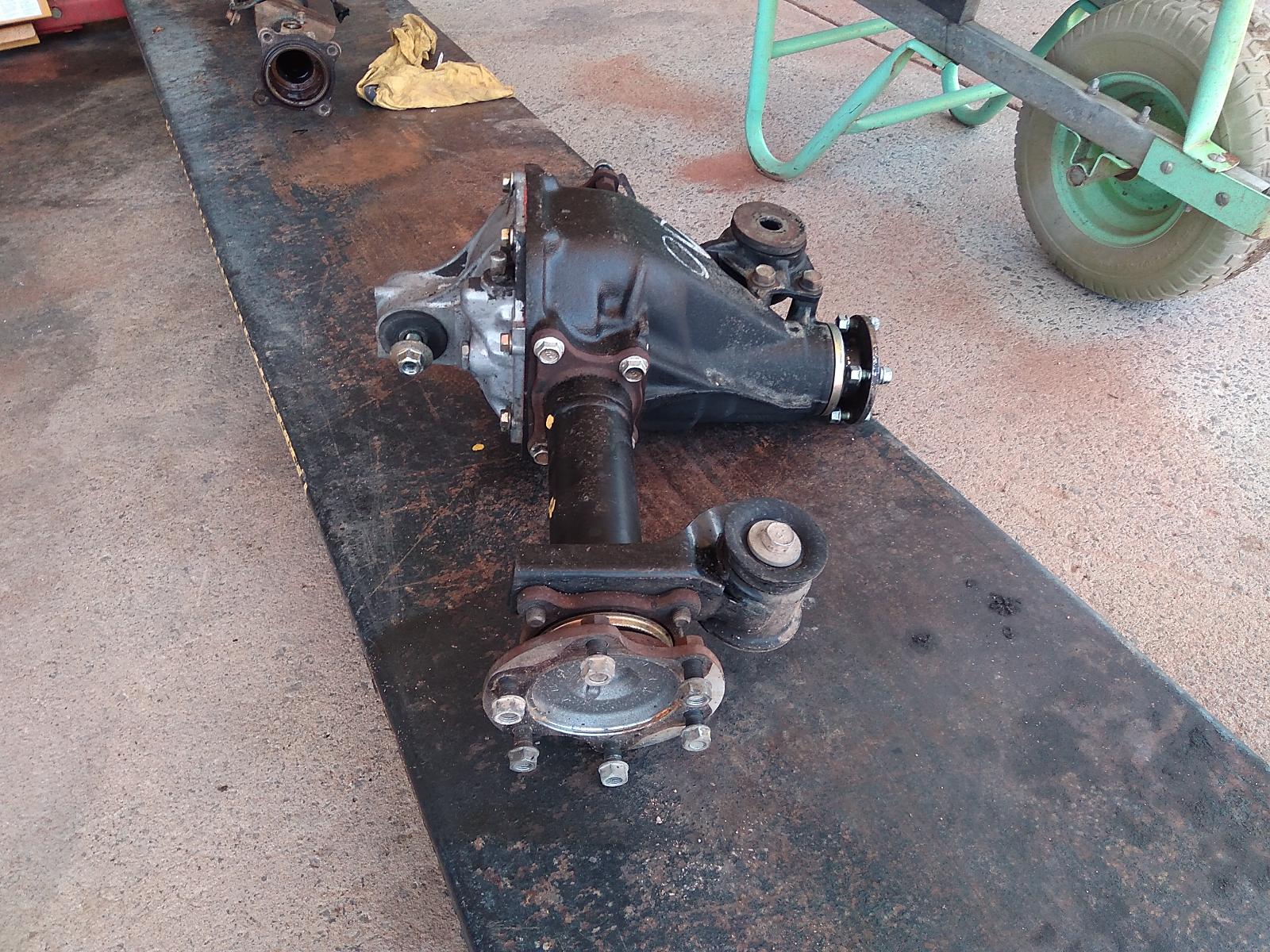 View Auto part Differential Centre Toyota Hilux 2002