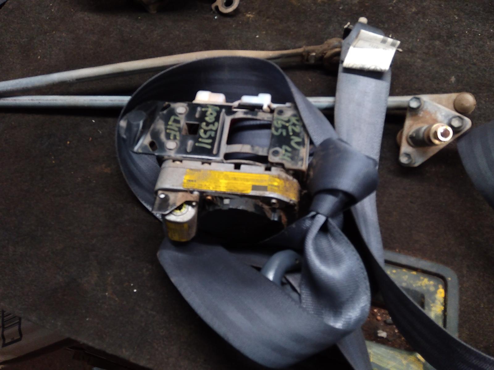 View Auto part Seatbelt/Stalk Toyota Hilux 2002