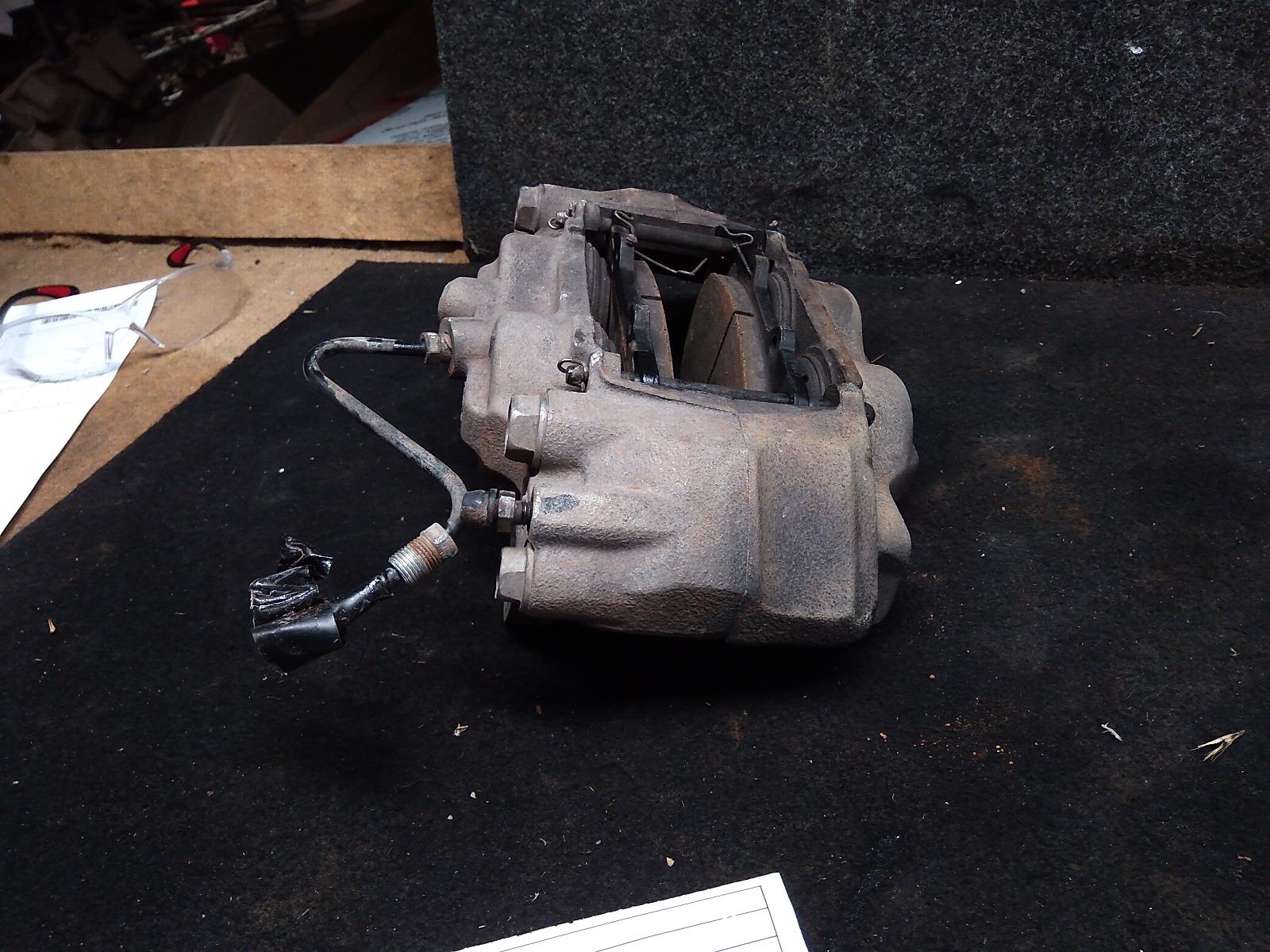 View Auto part Caliper Toyota Hilux 2021