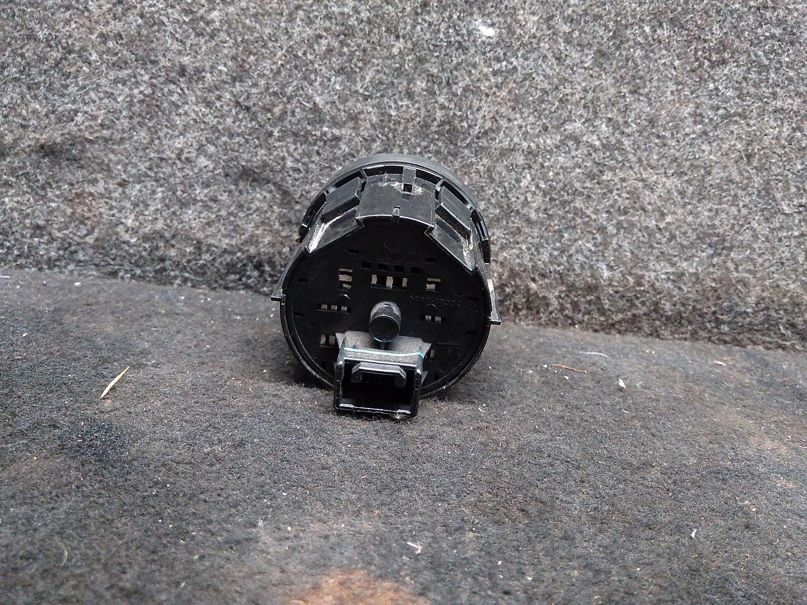 View Auto part Misc Switch/Relay Toyota Hilux 2021