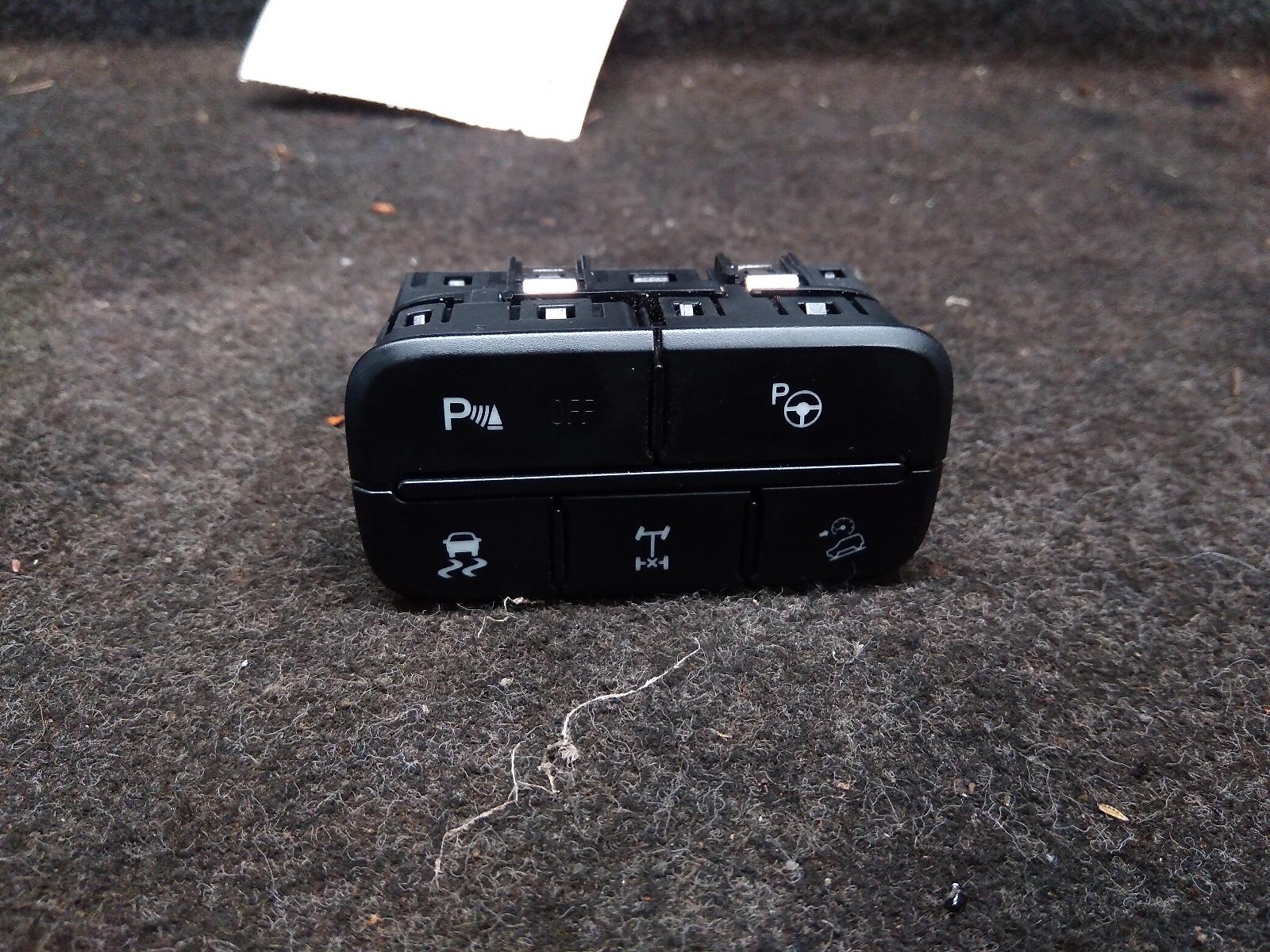 View Auto part Misc Switch/Relay Ford Ranger 2021