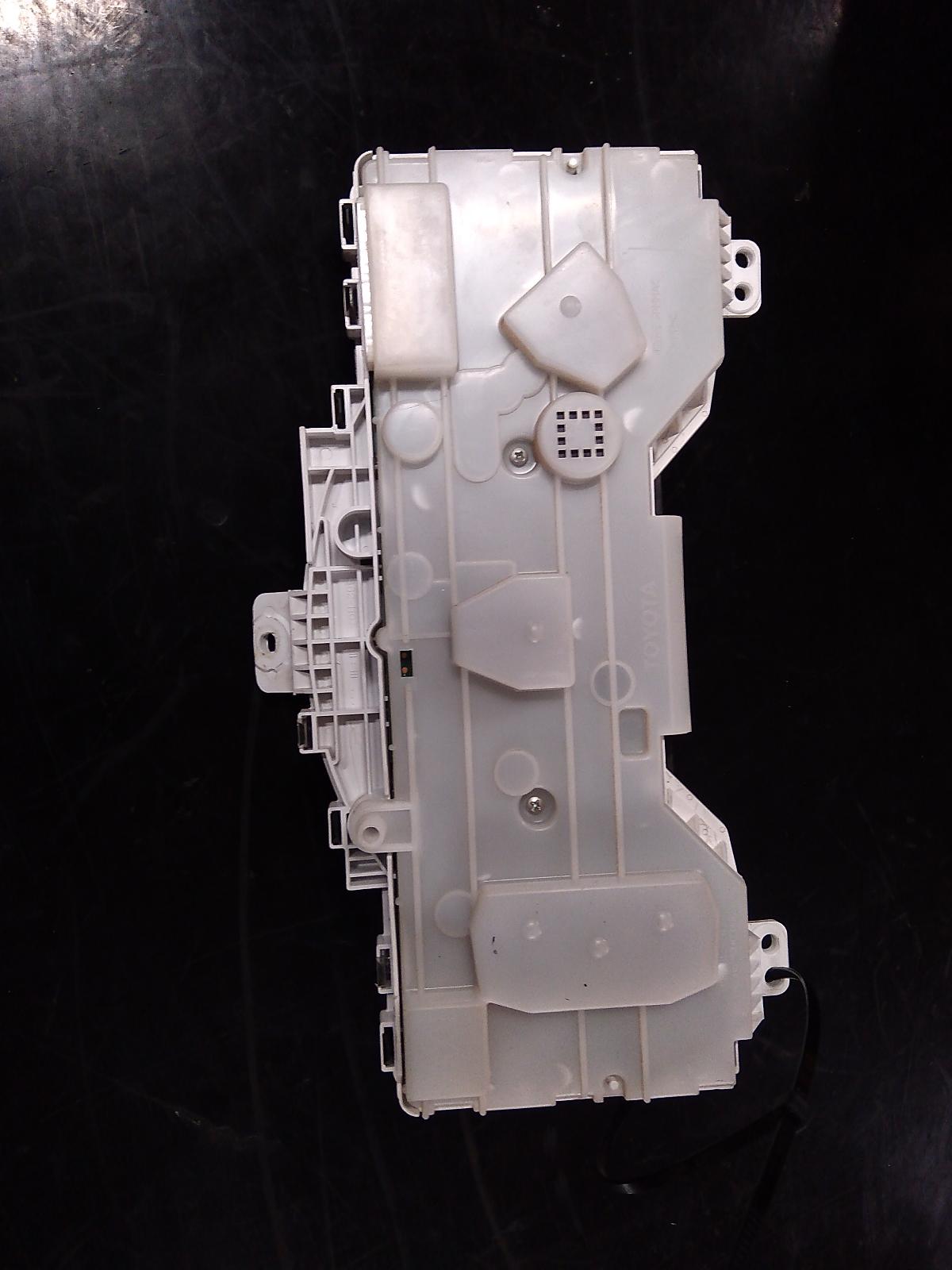 View Auto part Instrument Cluster Toyota Hilux 2011