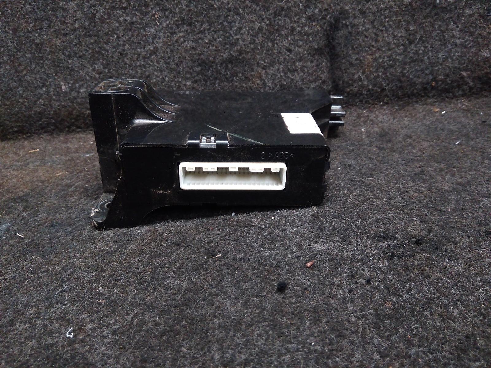 View Auto part Misc Switch/Relay Toyota Hilux 2011