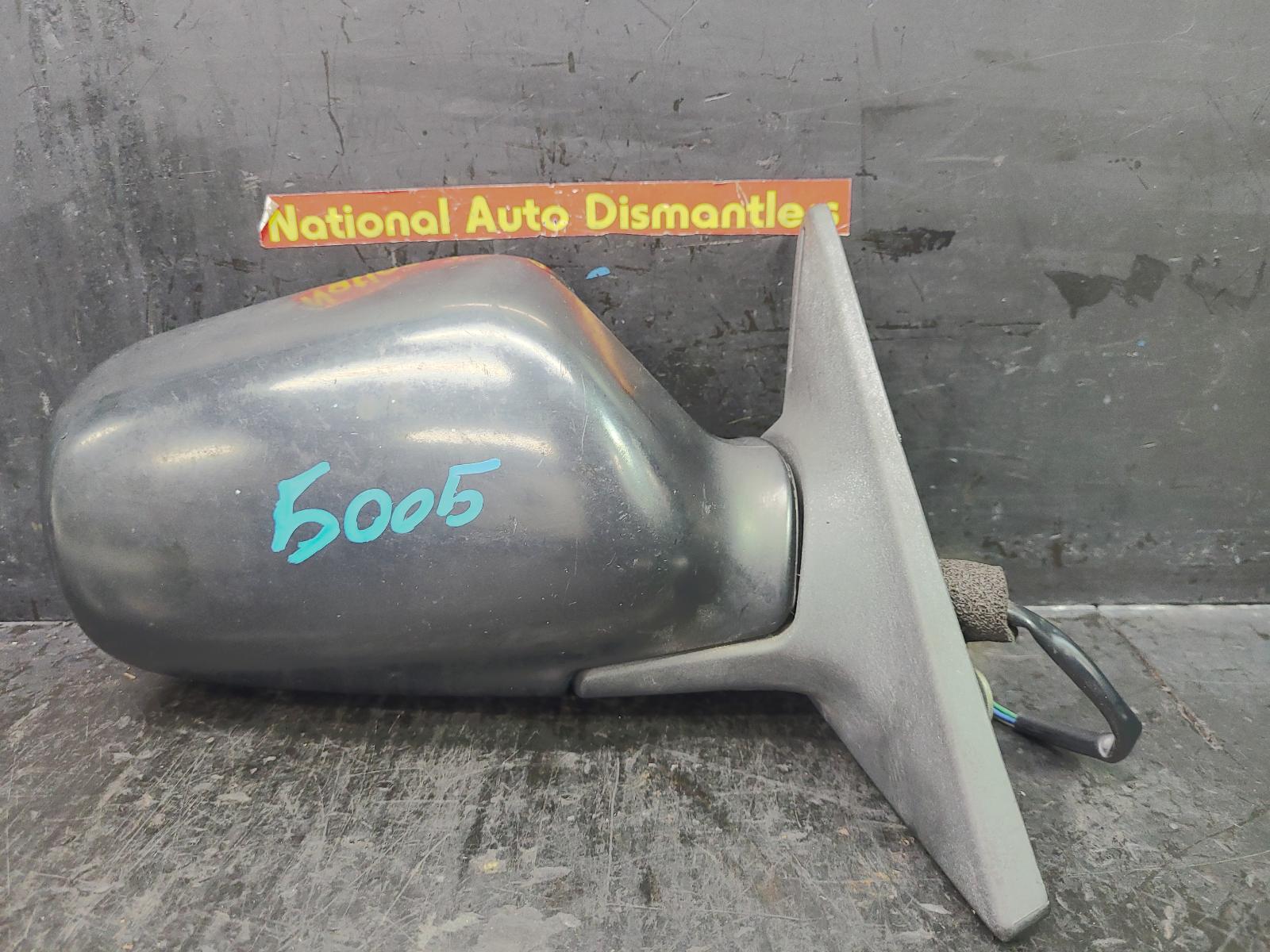 2003 Subaru Forester Right Door Mirror View Auto part Right Door Mirror Subaru Forester 2003