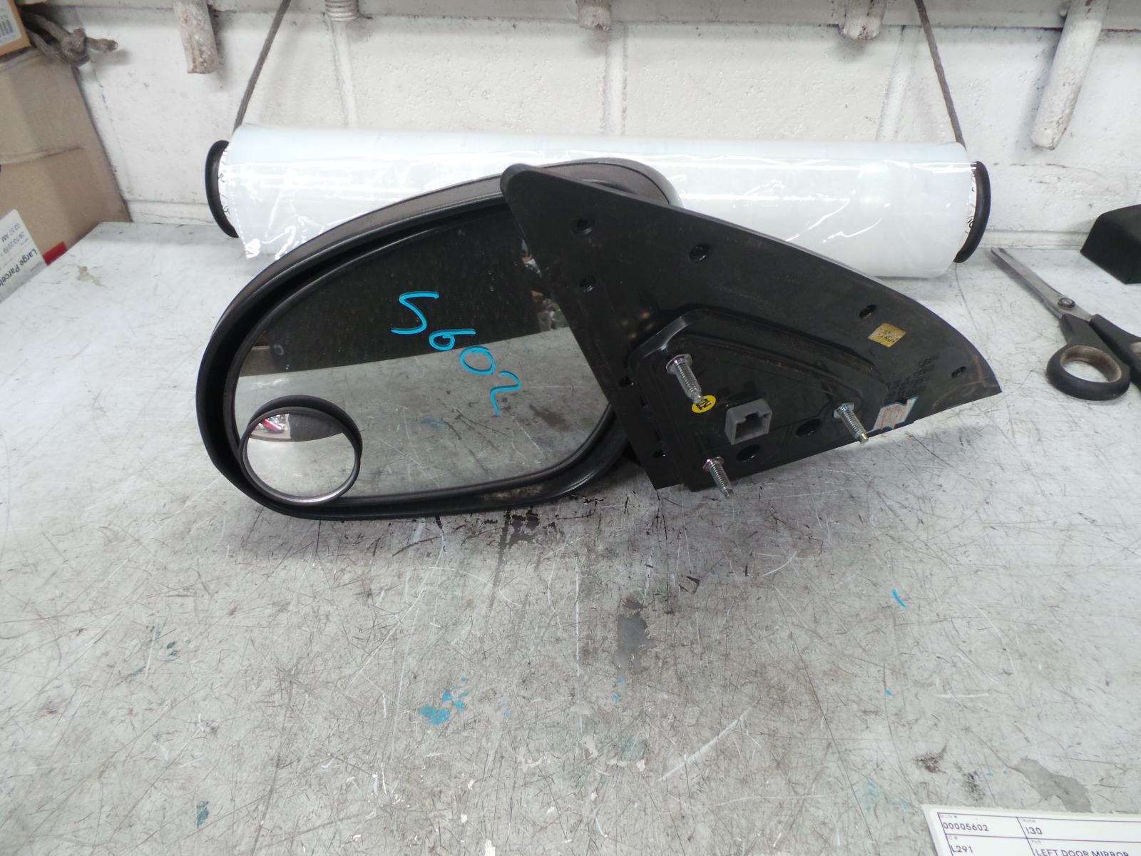 2009 Hyundai I30 Left Door Mirror View Auto part Left Door Mirror Hyundai I30 2009
