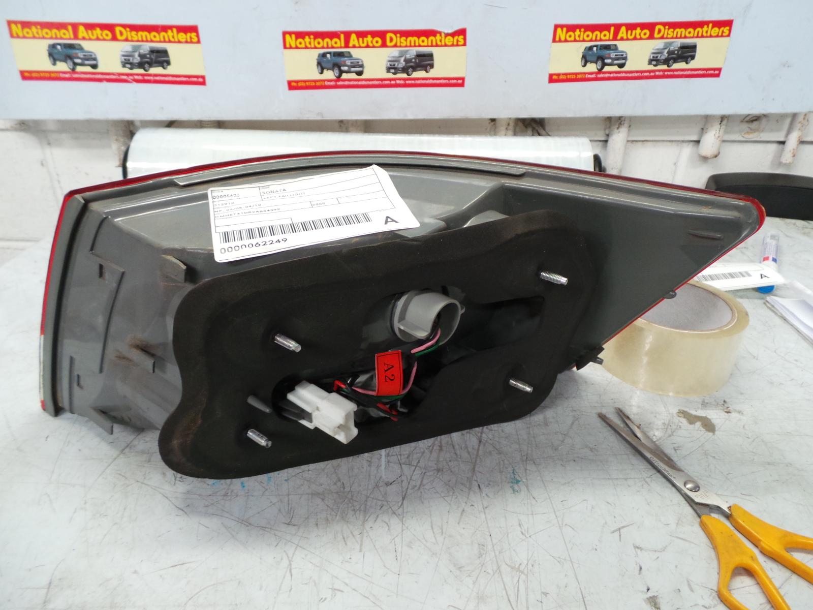 2008 Hyundai Sonata Left Taillight View Auto part Left Taillight Hyundai Sonata 2008