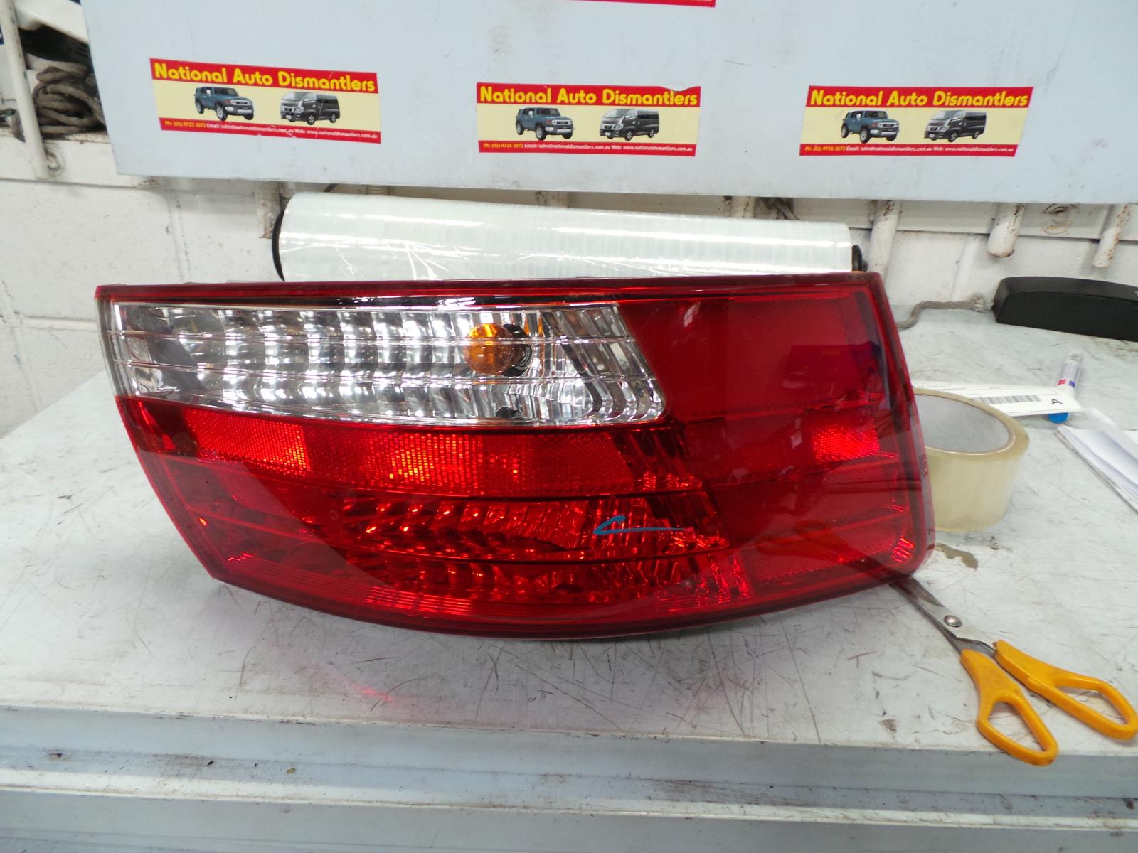 2008 Hyundai Sonata Left Taillight View Auto part Left Taillight Hyundai Sonata 2008