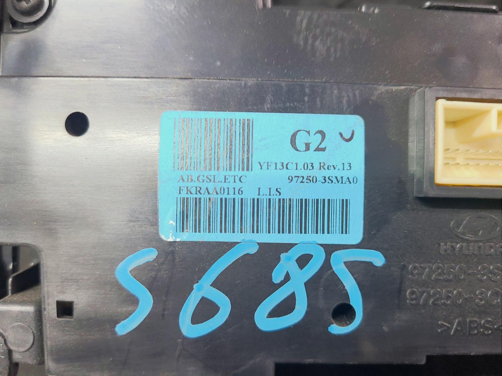 View Auto part Heater/Ac Controls Hyundai I45 2010