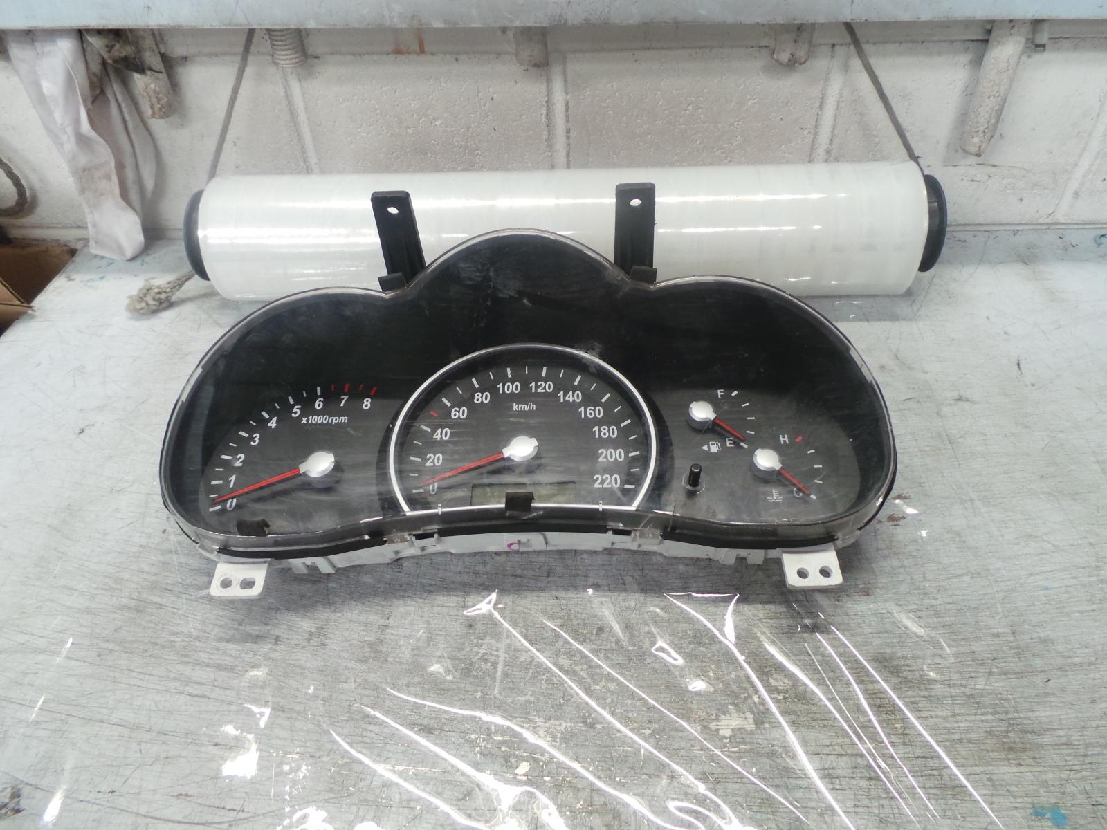2007 Kia Carnival/grand Carnival Instrument Cluster View Auto part Instrument Cluster Kia Carnival/grand Carnival 2007