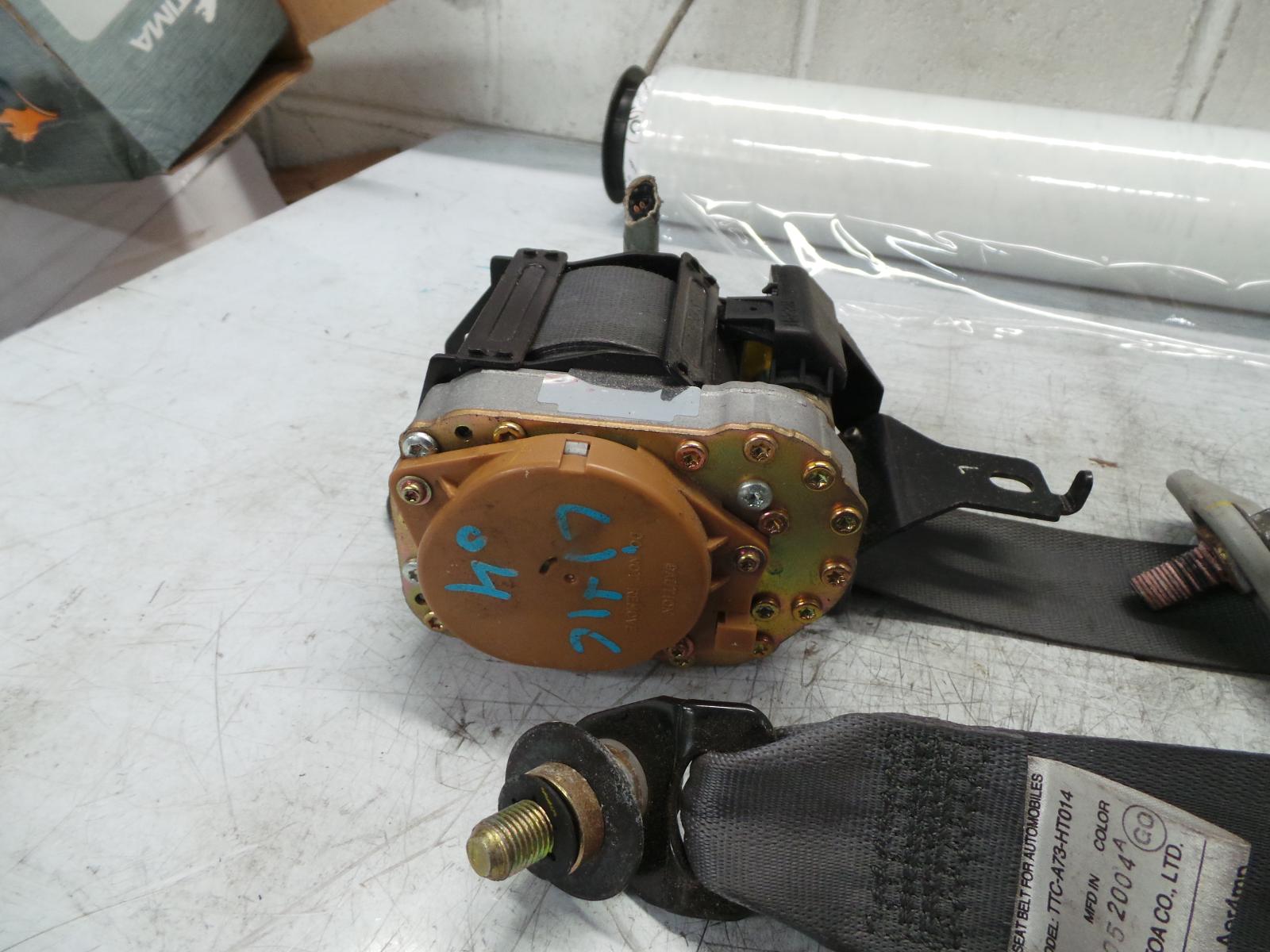 View Auto part Seatbelt/Stalk Honda Civic 2004