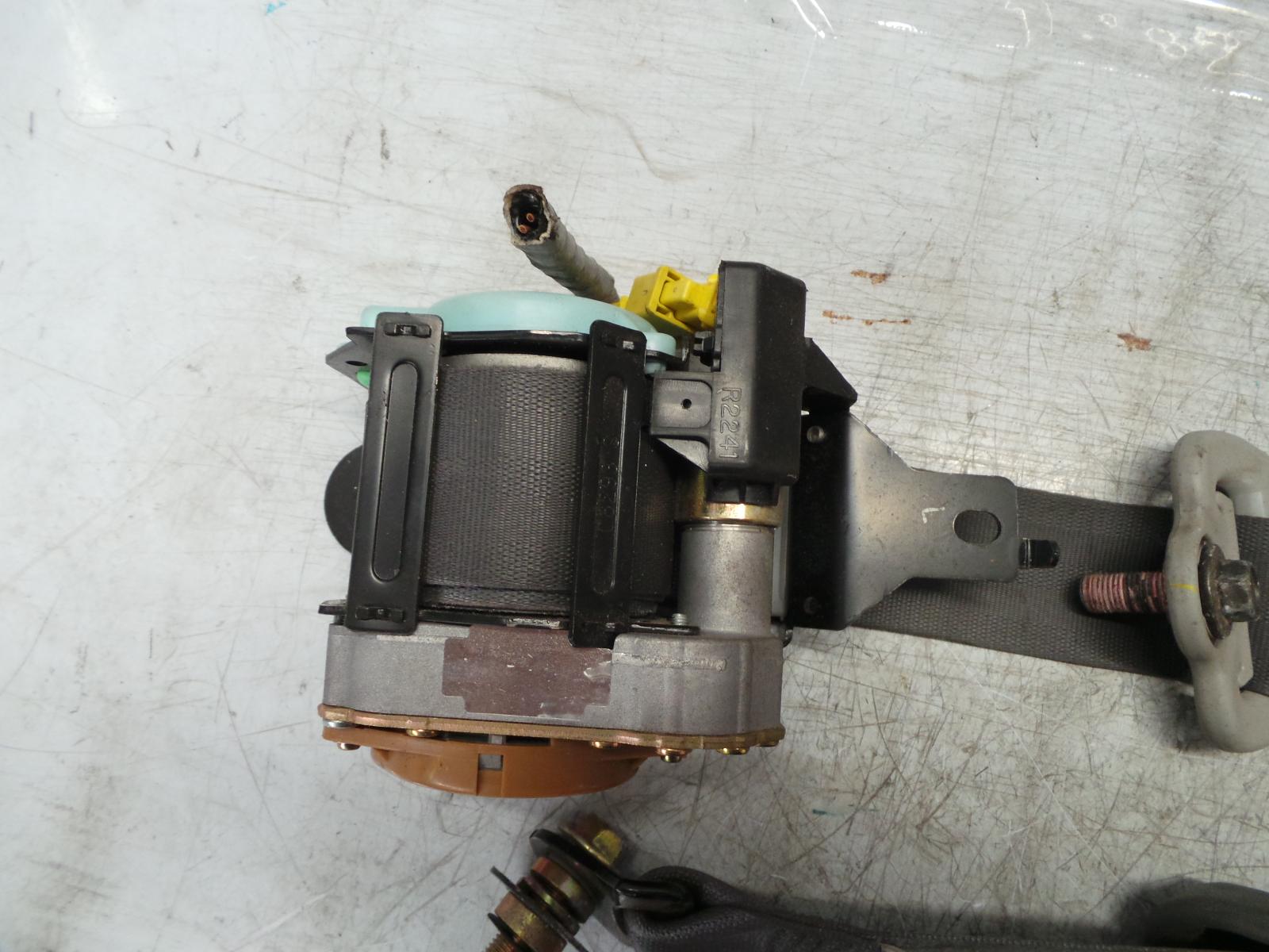 View Auto part Seatbelt/Stalk Honda Civic 2004