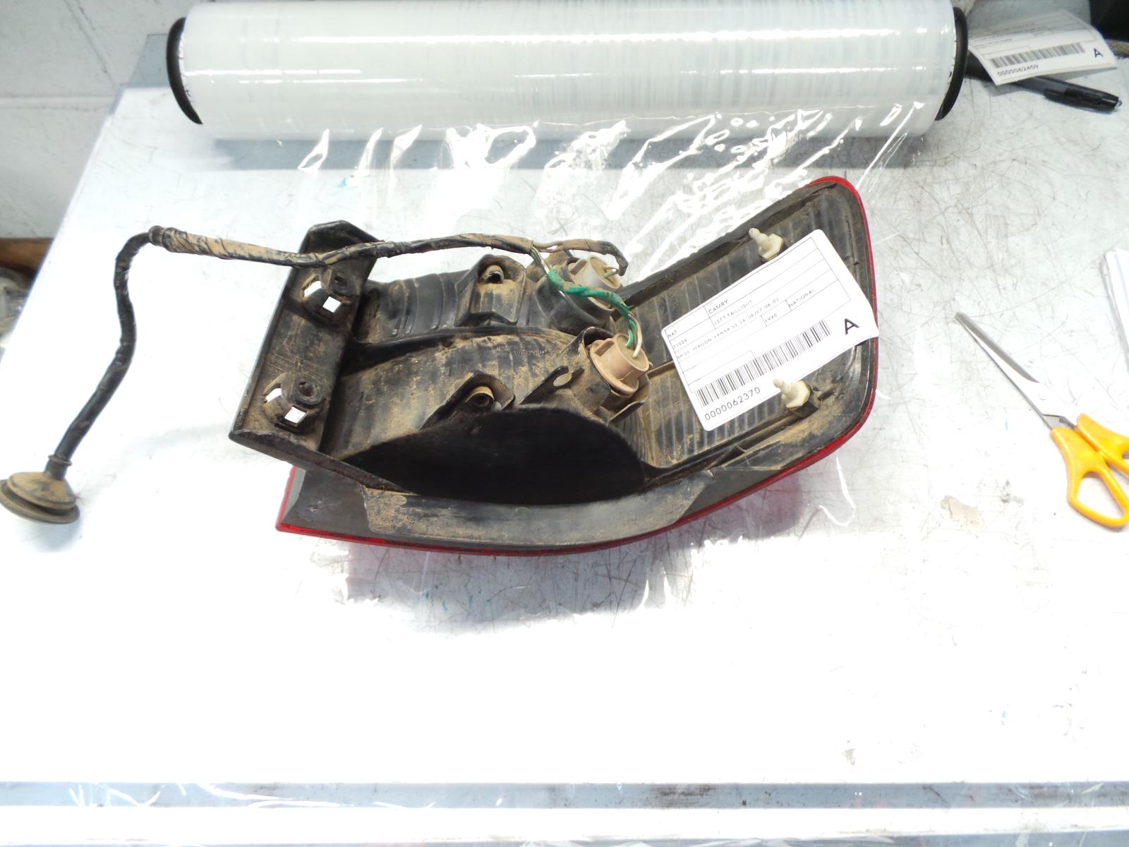 View Auto part Left Taillight Toyota Camry 1998