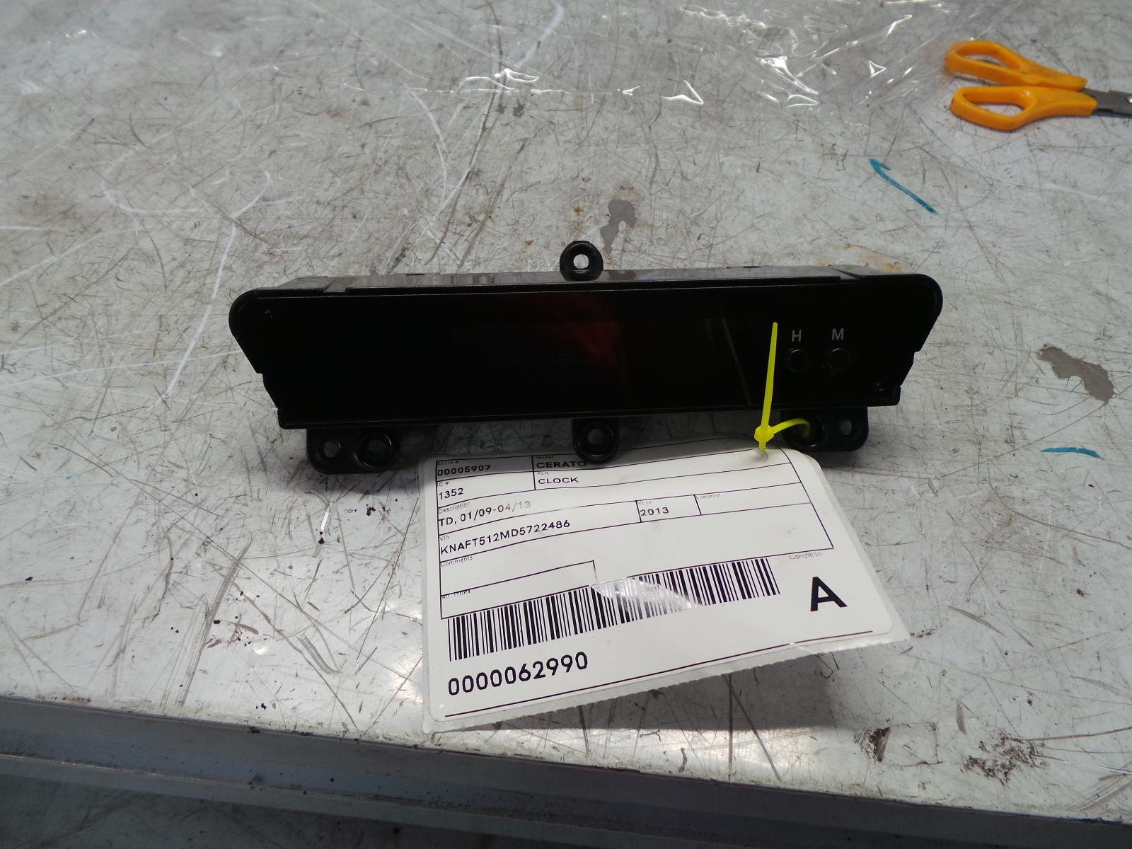 View Auto part Clock Kia Cerato 2013