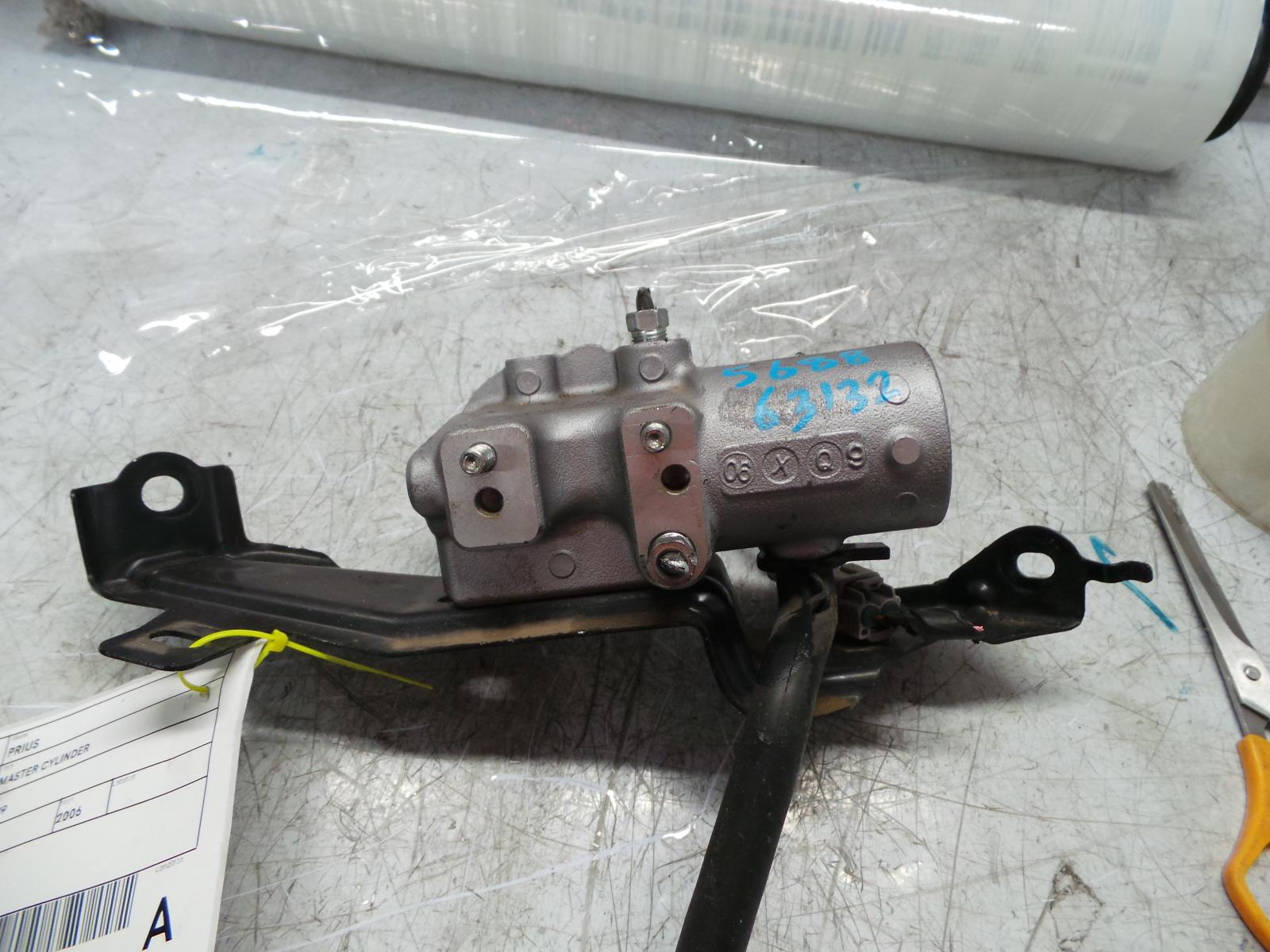 View Auto part Master Cylinder Toyota Prius 2006