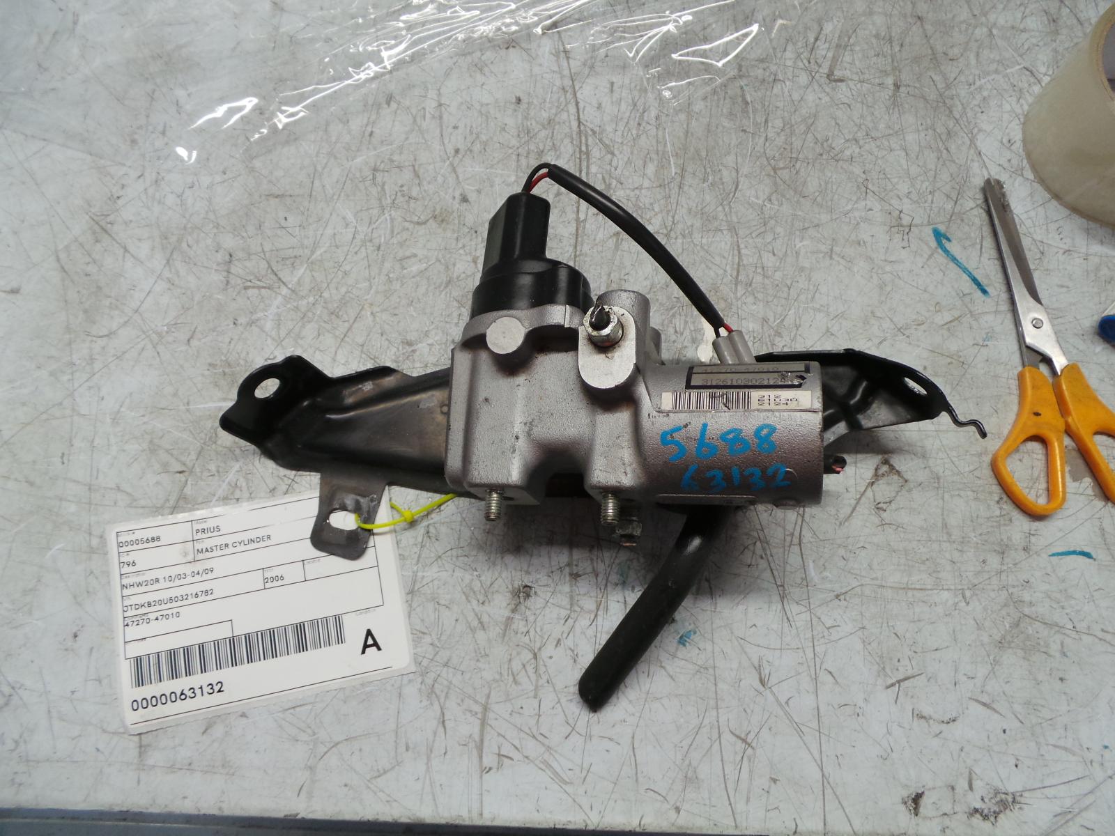 View Auto part Master Cylinder Toyota Prius 2006