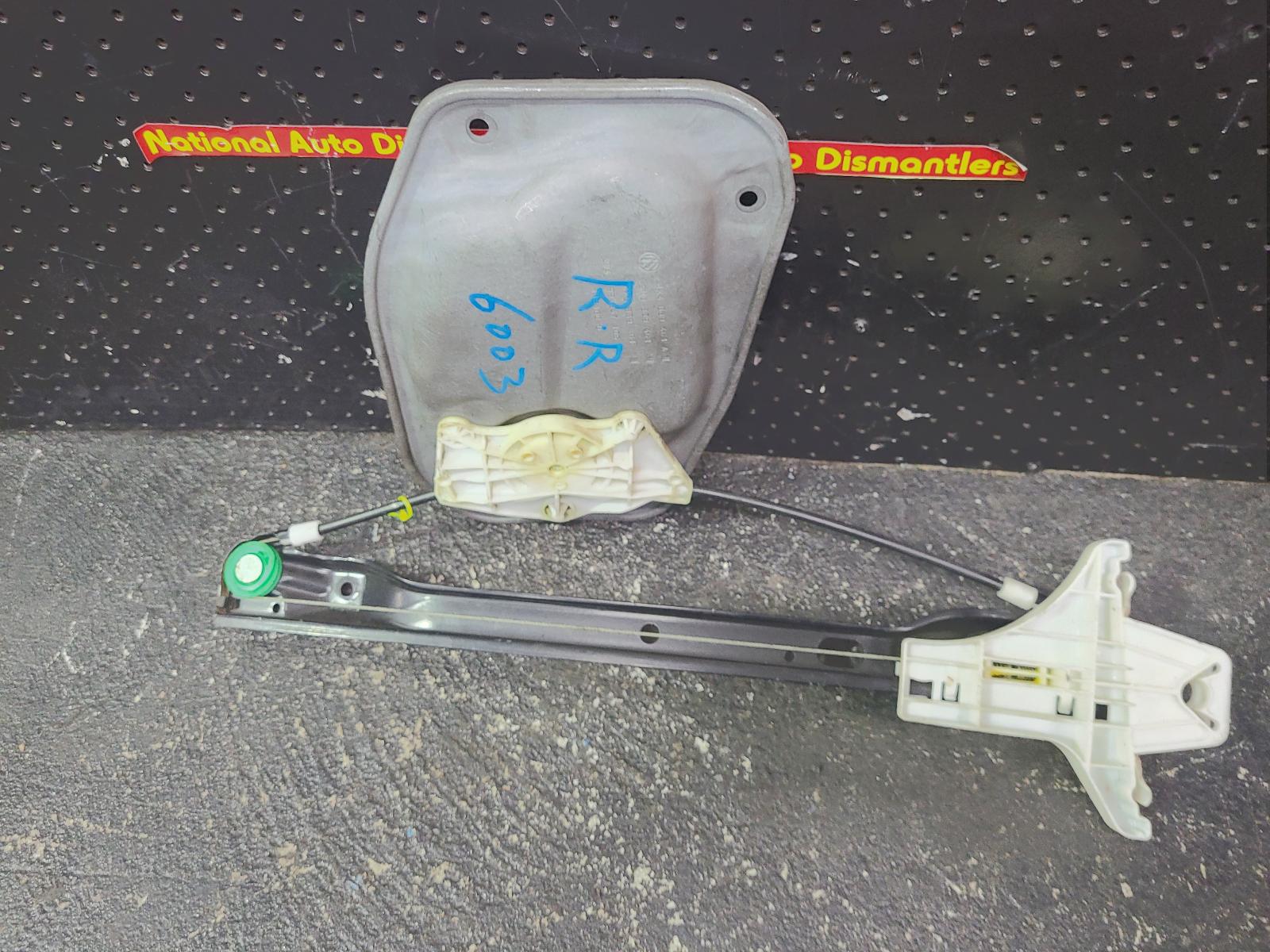 View Auto part Right Rear Wnd Reg/Motor Volkswagen Golf 2005
