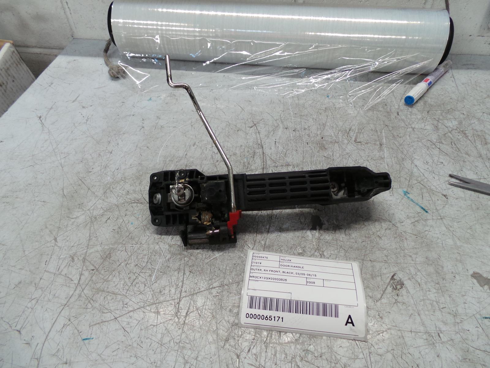 View Auto part Door Handle Toyota Hilux 2008