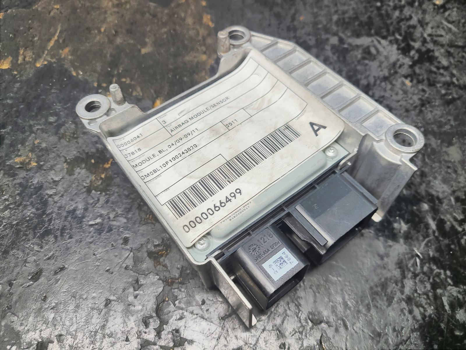 View Auto part Airbag Module/Sensor Mazda 3 2011