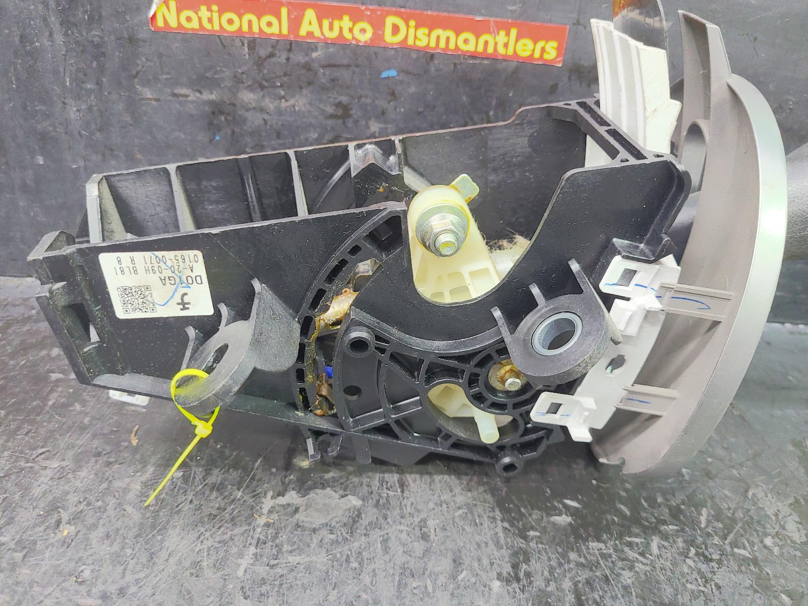 View Auto part Gear Stick/Shifter Mazda 2 2009