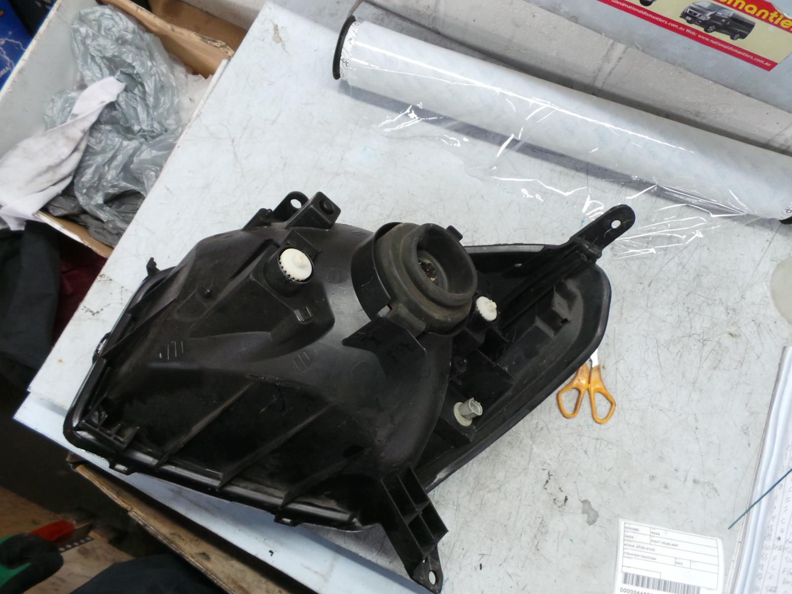 View Auto part Right Headlamp Toyota Rav4 2003