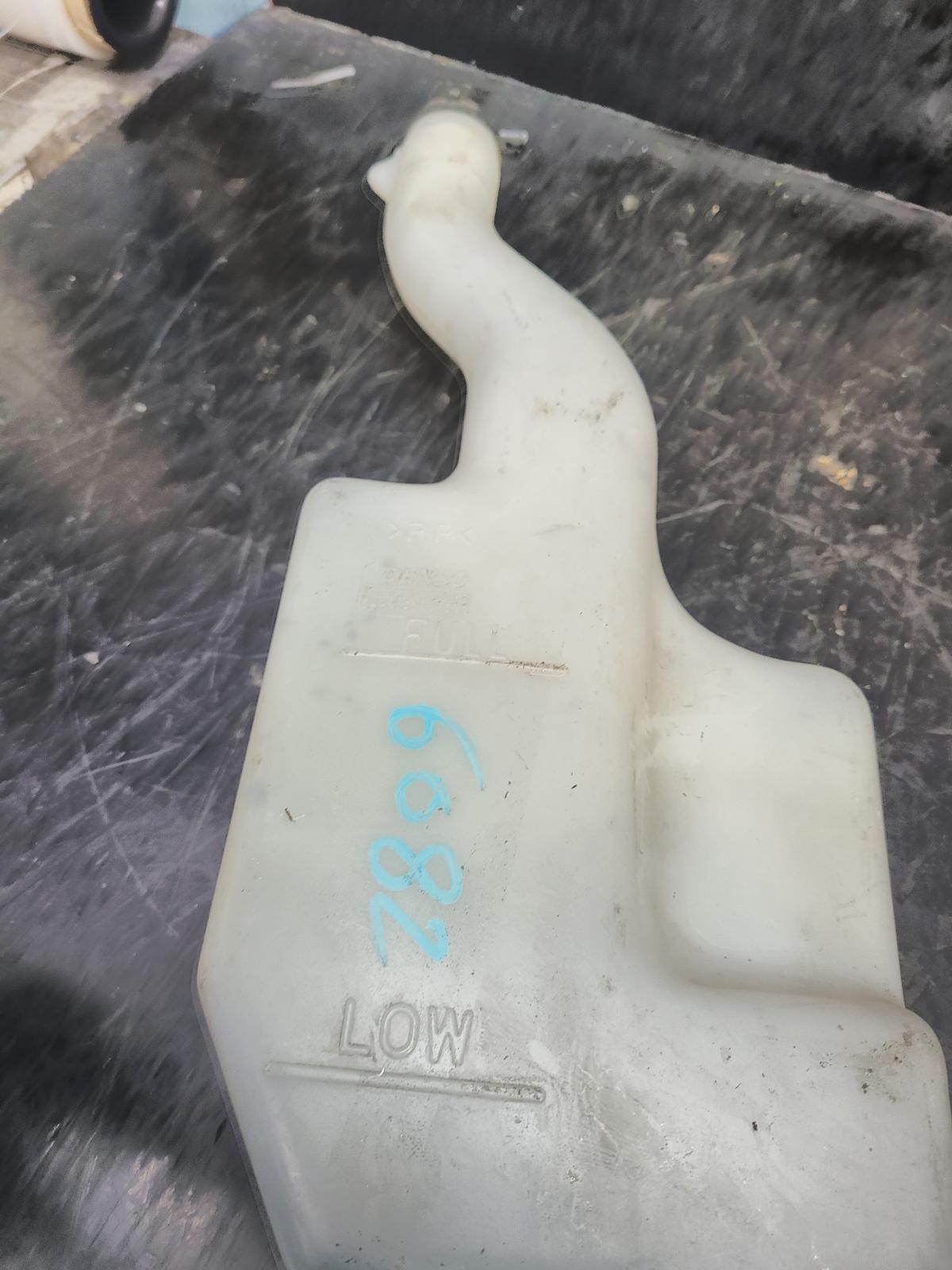 2003 Toyota Rav4 Overflow Bottle View Auto part Overflow Bottle Toyota Rav4 2003