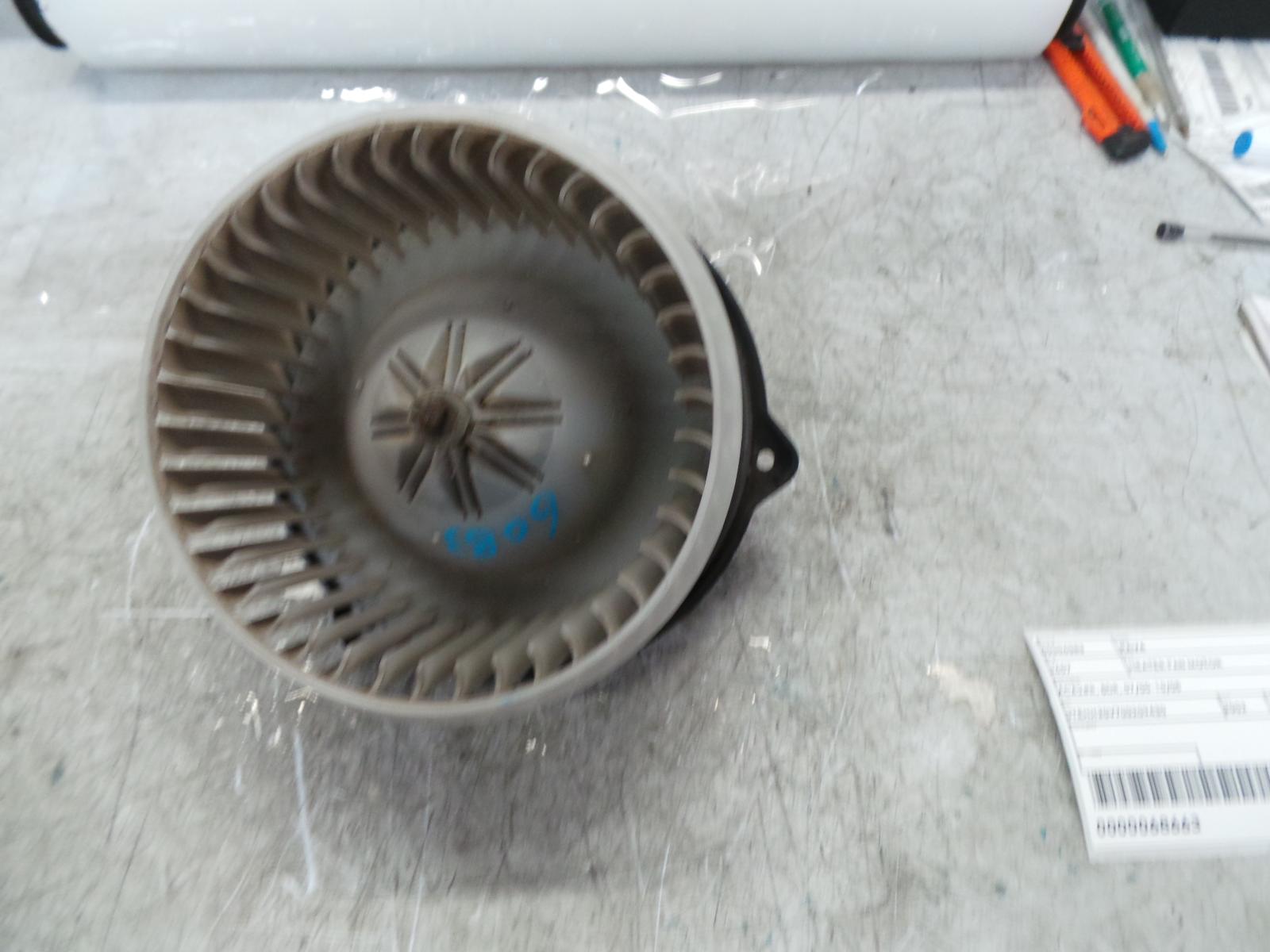View Auto part Heater Fan Motor Toyota Rav4 2002