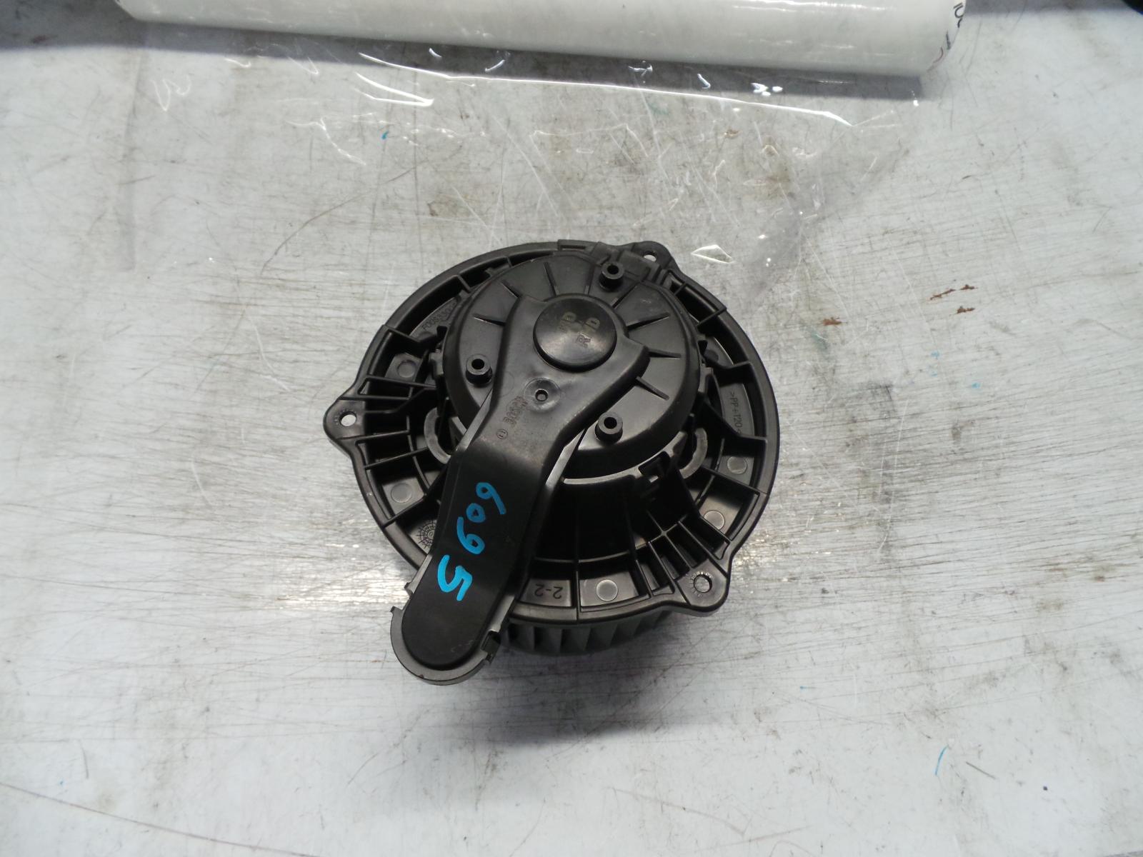 2013 Hyundai I30 Heater Fan Motor View Auto part Heater Fan Motor Hyundai I30 2013