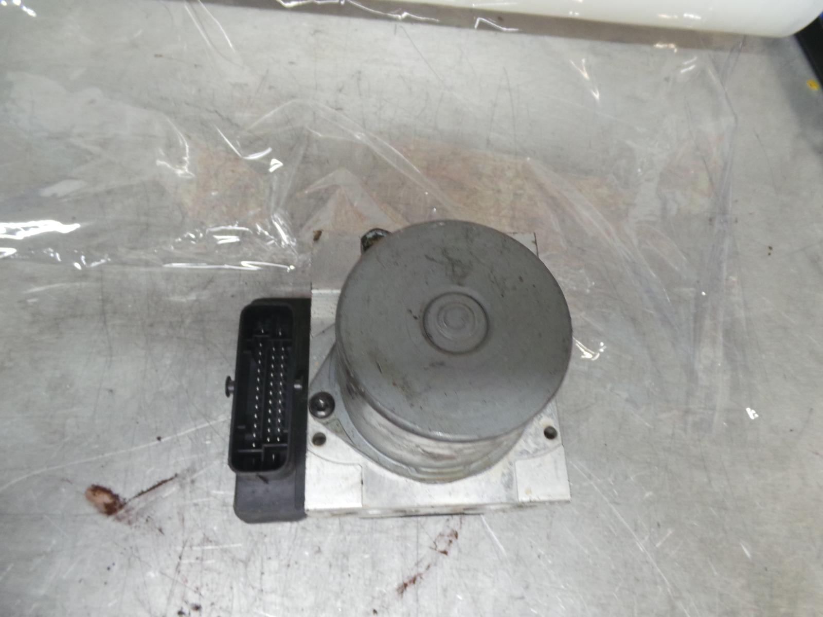 View Auto part Abs Pump/Modulator Hyundai I30 2013