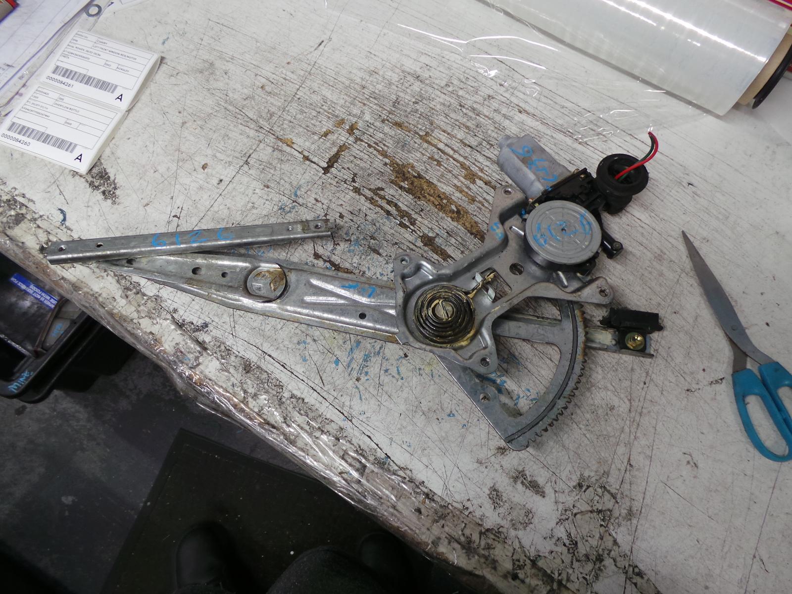 View Auto part Left Front Window Reg/Motor Toyota Camry 2003