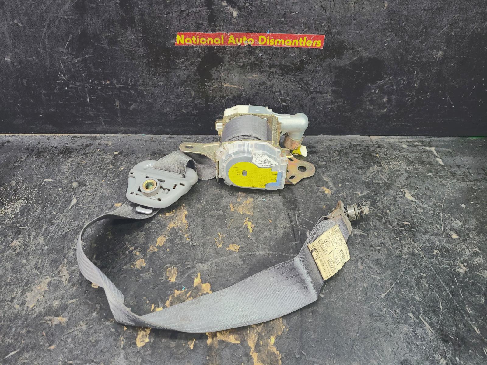 View Auto part Seatbelt/Stalk Toyota Rav4 2002