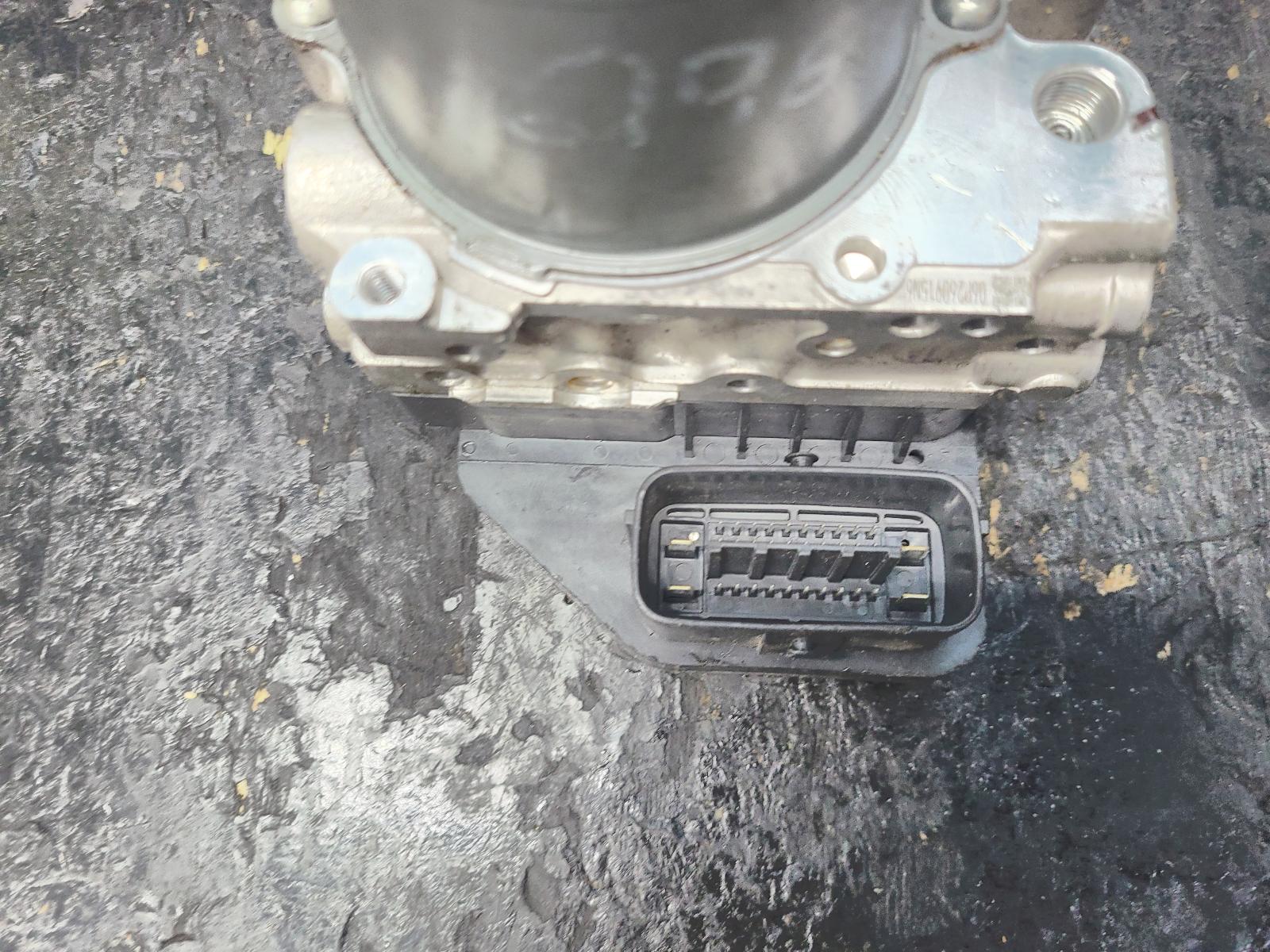 2012 Toyota Kluger Abs Pump/Modulator View Auto part Abs Pump/Modulator Toyota Kluger 2012