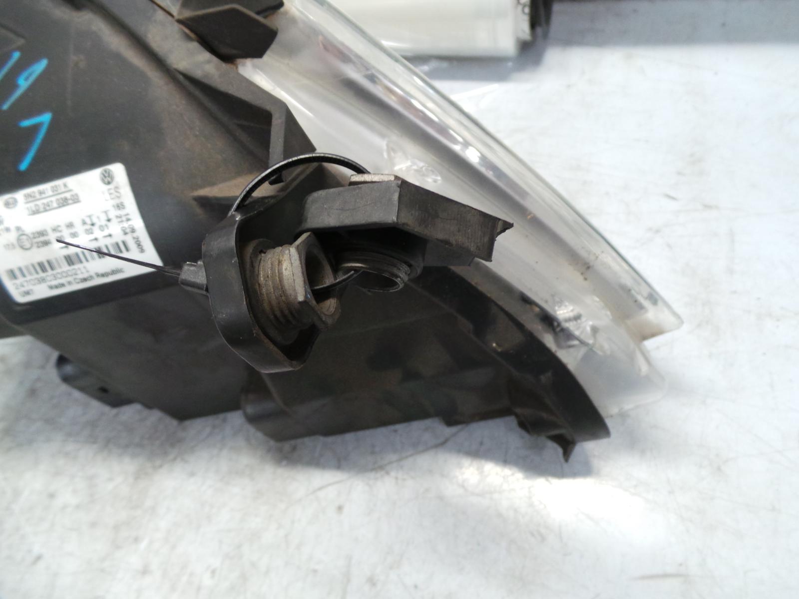 View Auto part Left Headlamp Volkswagen Tiguan 2010