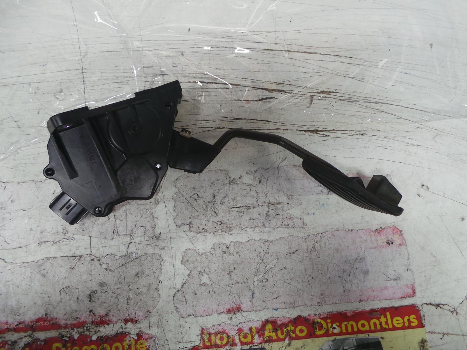 View Auto part Pedal Assembly Toyota Yaris 2006