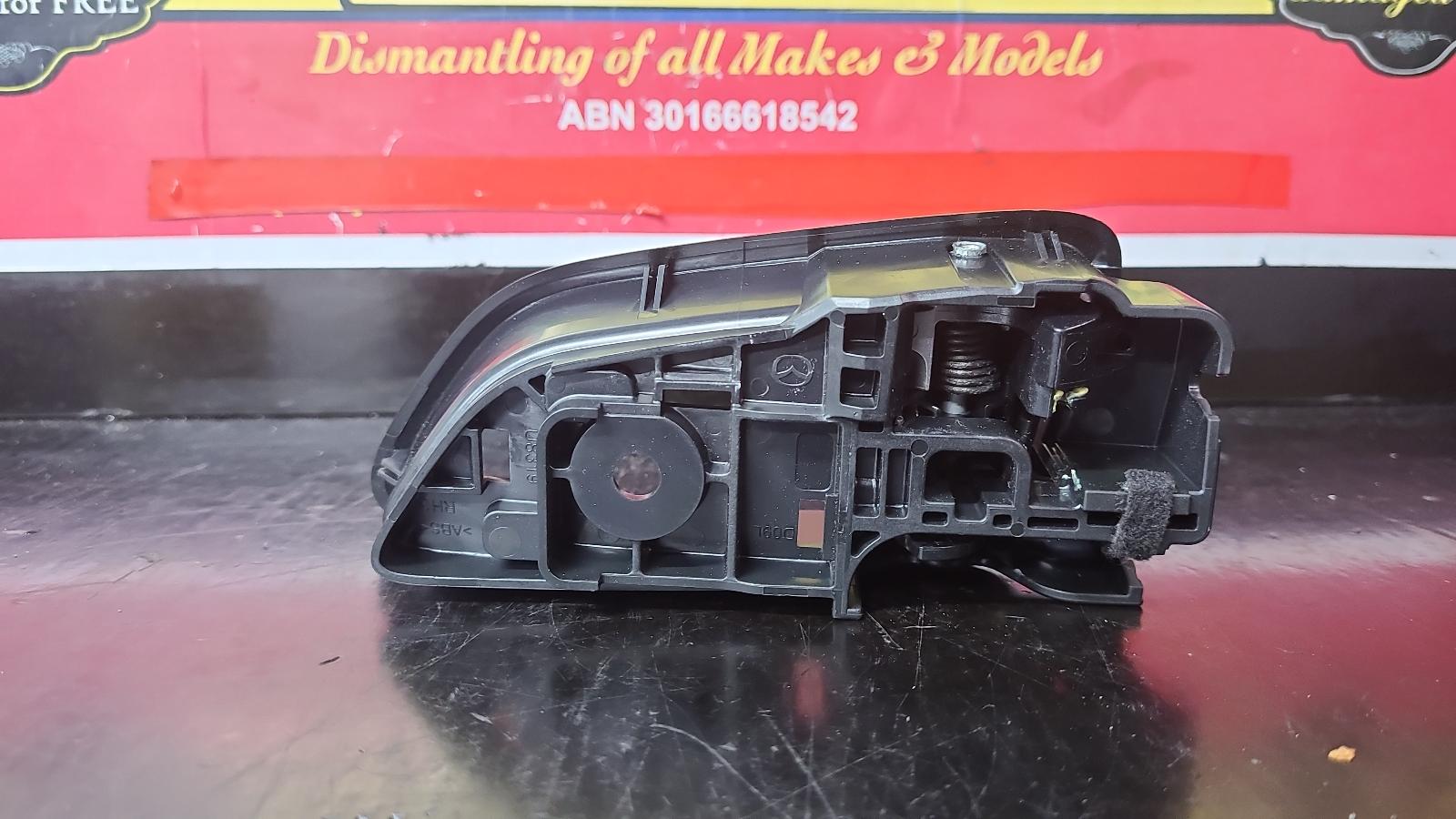 View Auto part Door Handle Mazda 2 2019