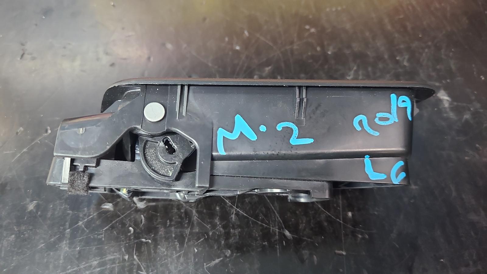 View Auto part Door Handle Mazda 2 2019