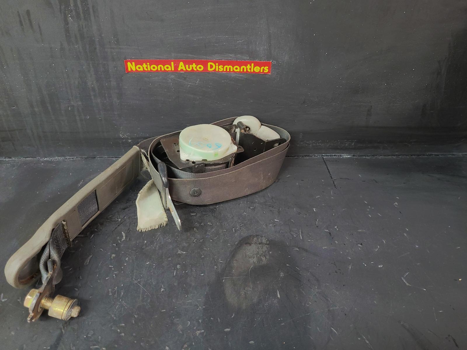 View Auto part Seatbelt/Stalk Mitsubishi Pajero 2004