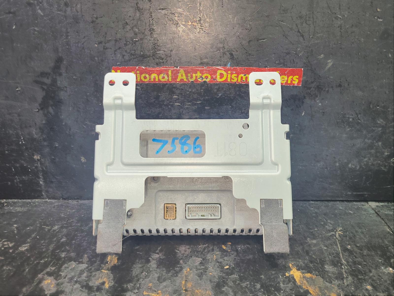 View Auto part Radio/Cd/Dvd/Sat/Tv Nissan 370z 2015