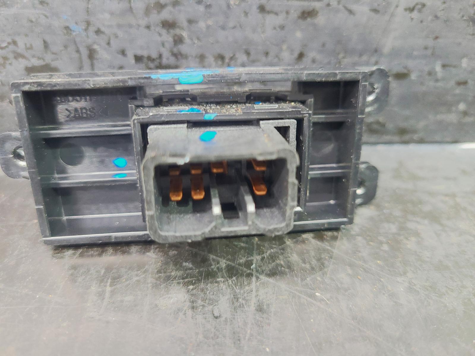 2013 Hyundai I30 Pwr Dr Wind Switch View Auto part Pwr Dr Wind Switch Hyundai I30 2013