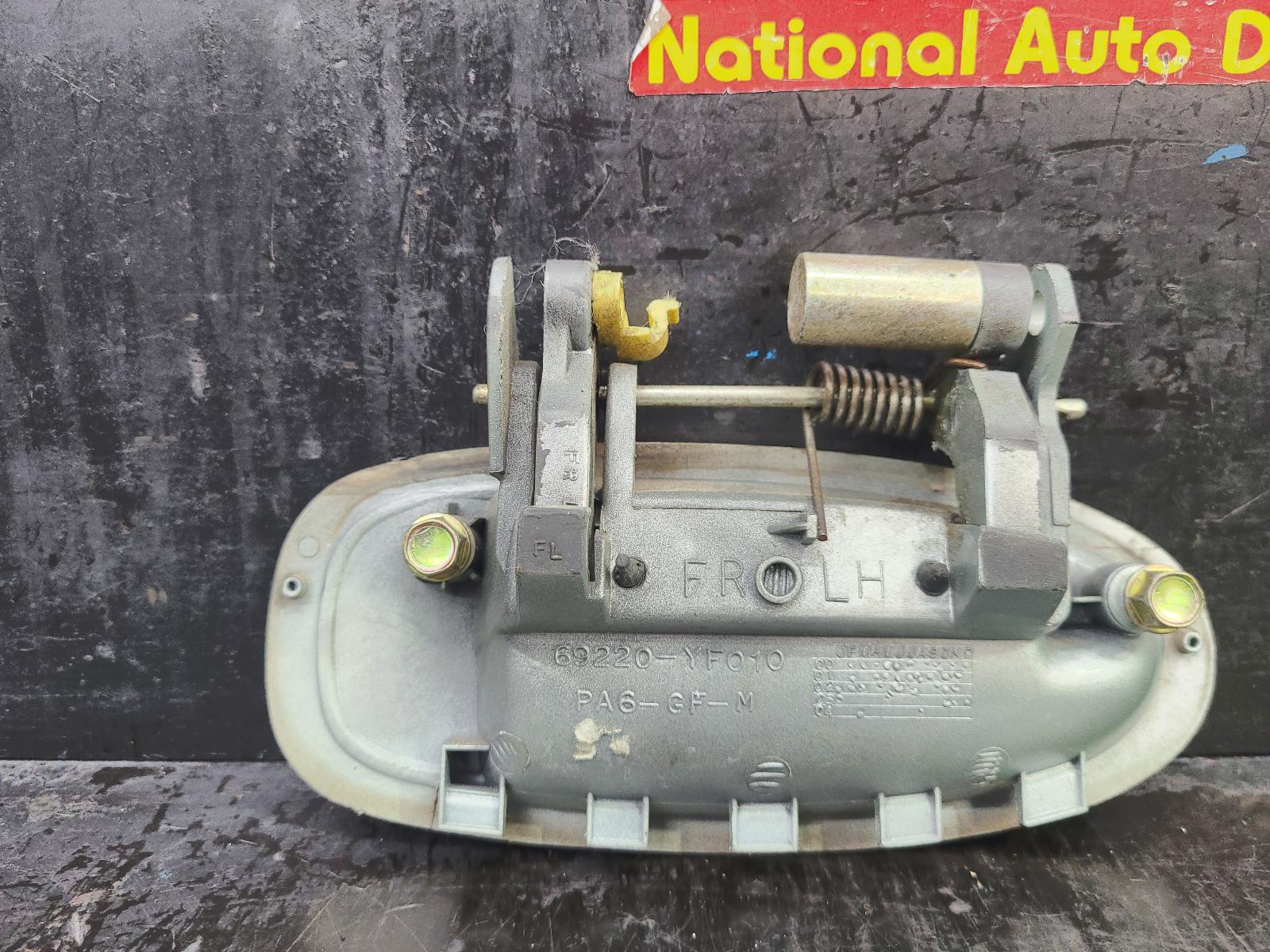 View Auto part Door Handle Toyota Avalon 2005