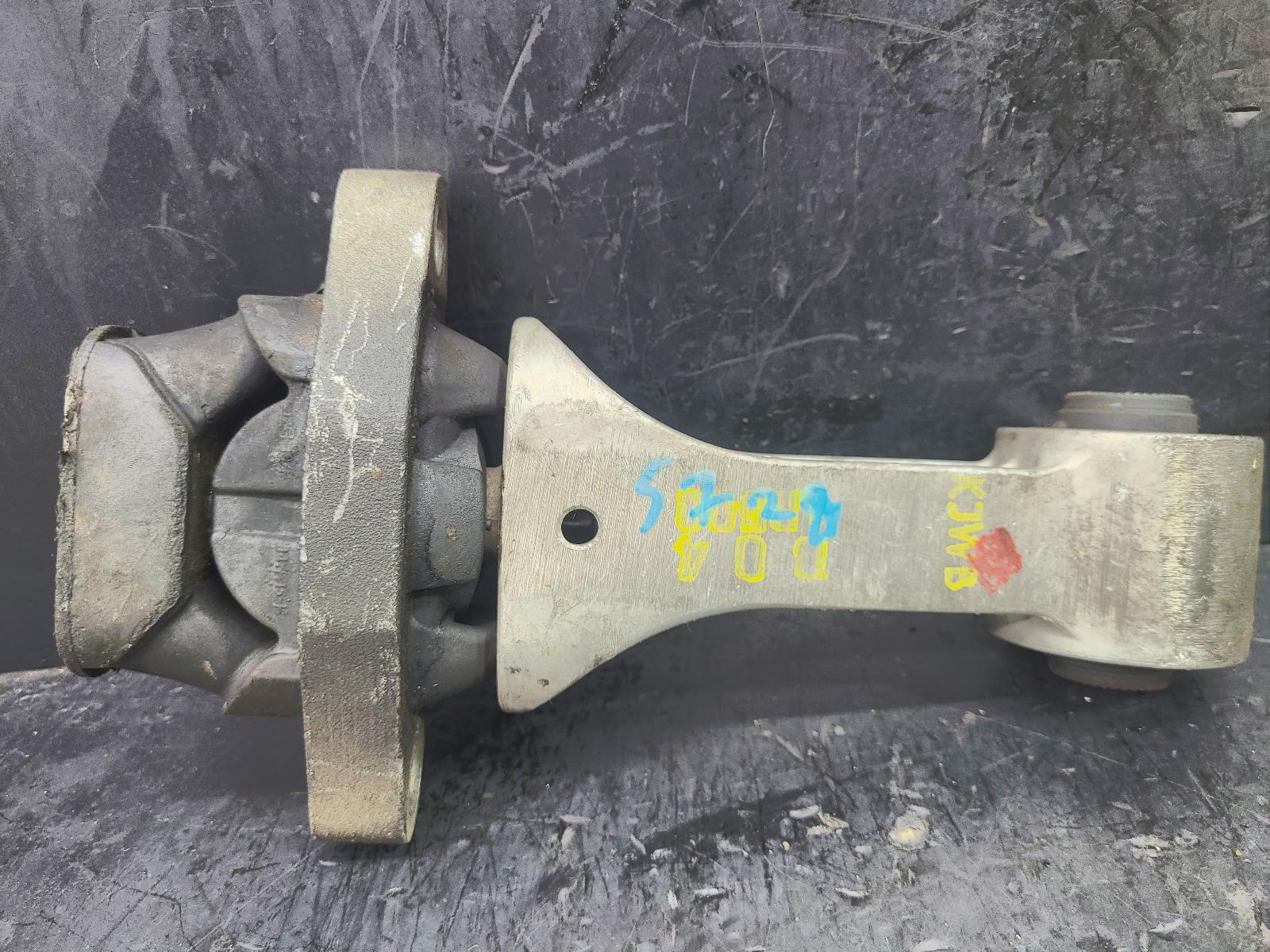 View Auto part Mount Hyundai Accent 2013