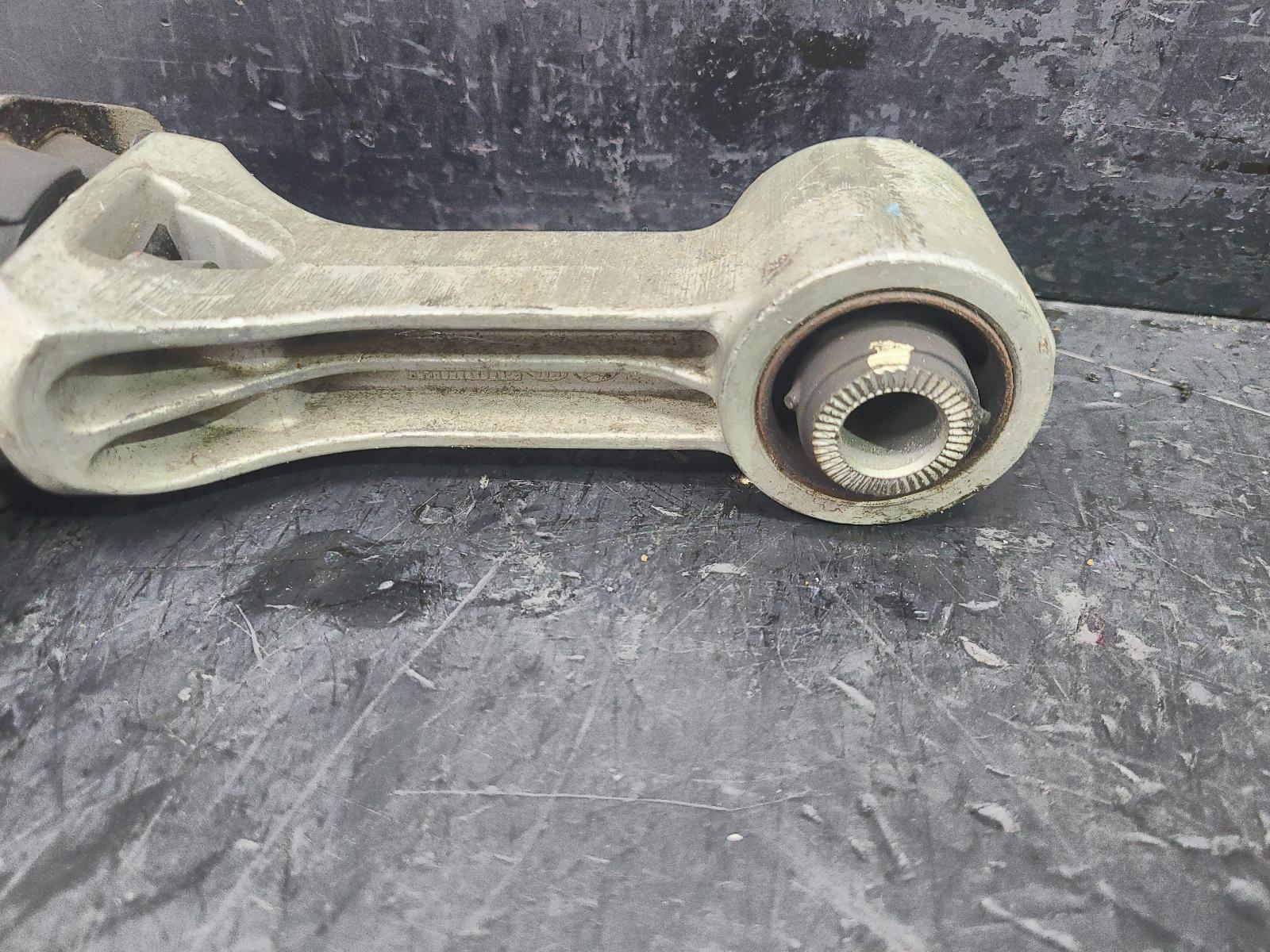 View Auto part Mount Hyundai Accent 2013